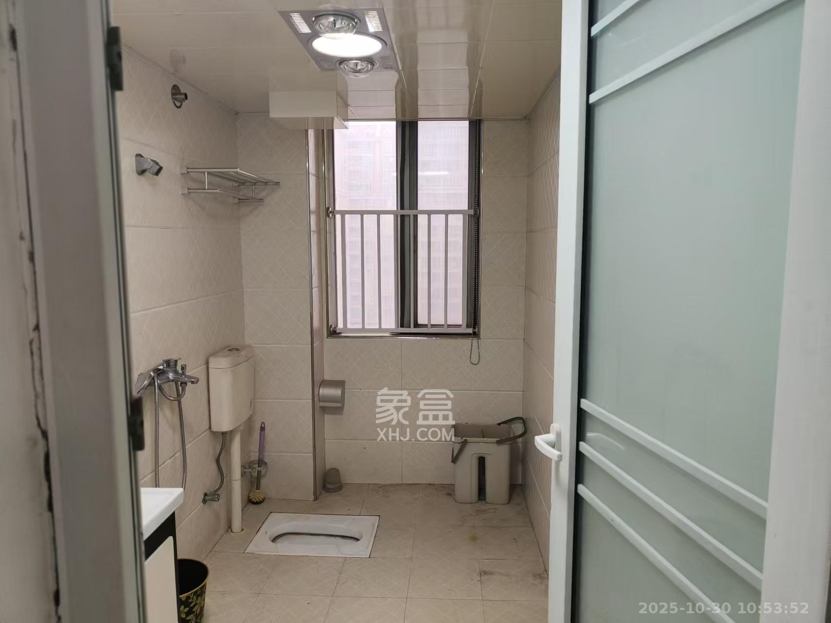 恒广国际景园一二区  3室2厅1卫    2000.0元/月室内图