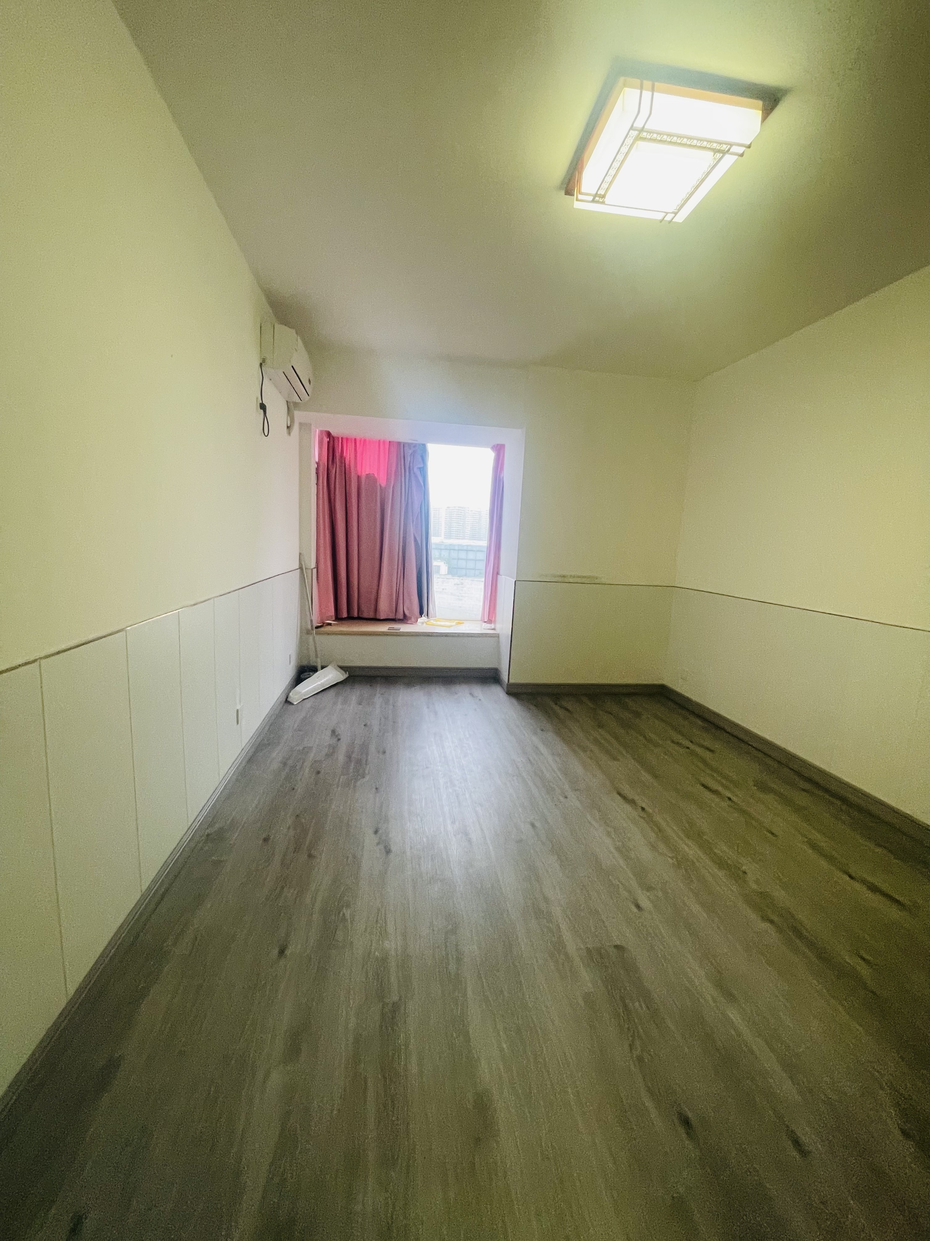 半山花园 5室2厅1卫 5800.0元/月 半山花园 5室2厅1卫 5800.0元/月室内图