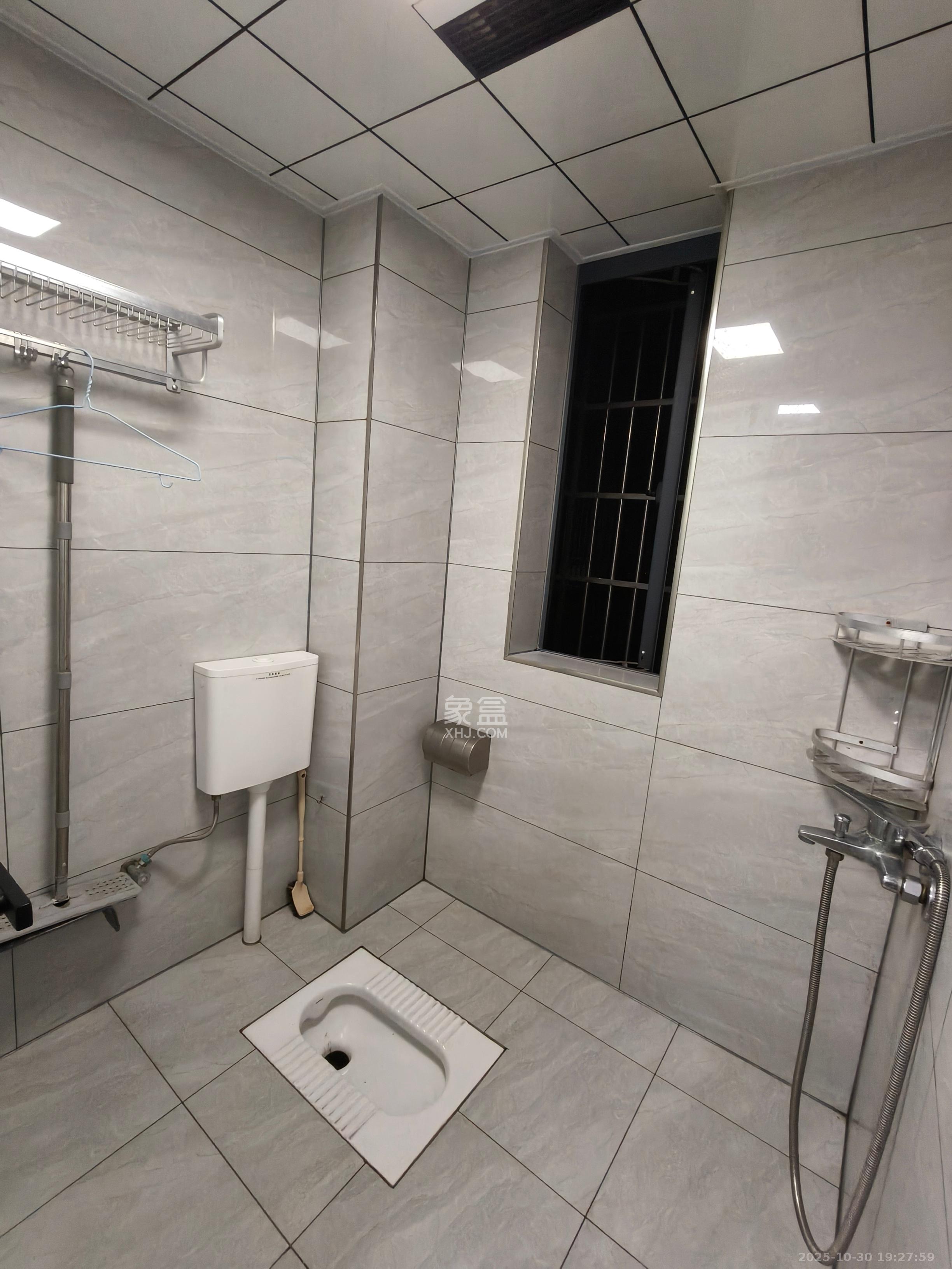 星城新宇川河苑  3室2厅2卫    2400.0元/月室内图