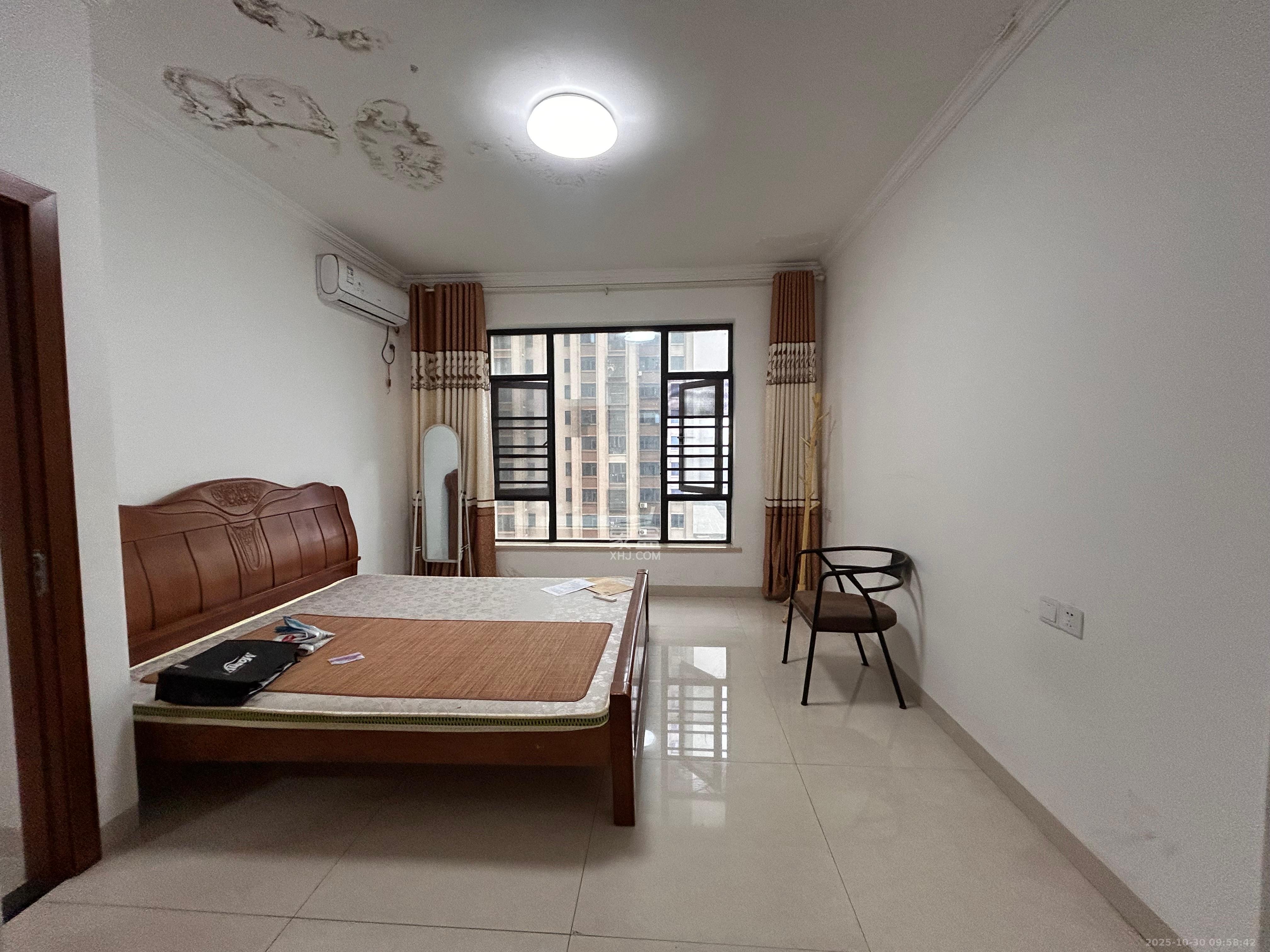 天元涉外景园B区  3室2厅2卫    2700.0元/月室内图