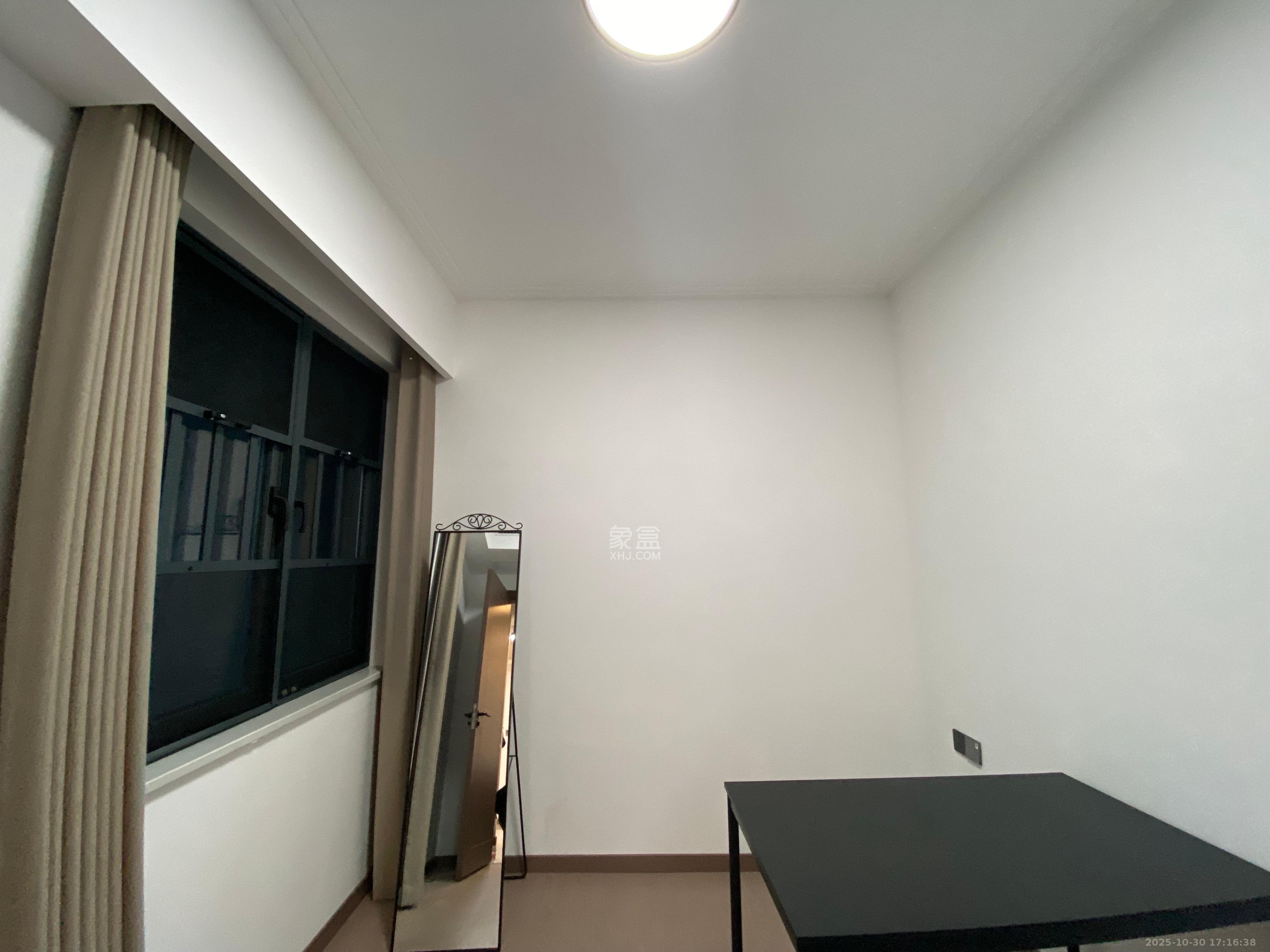 绿地V岛  3室2厅2卫    4200.0元/月室内图