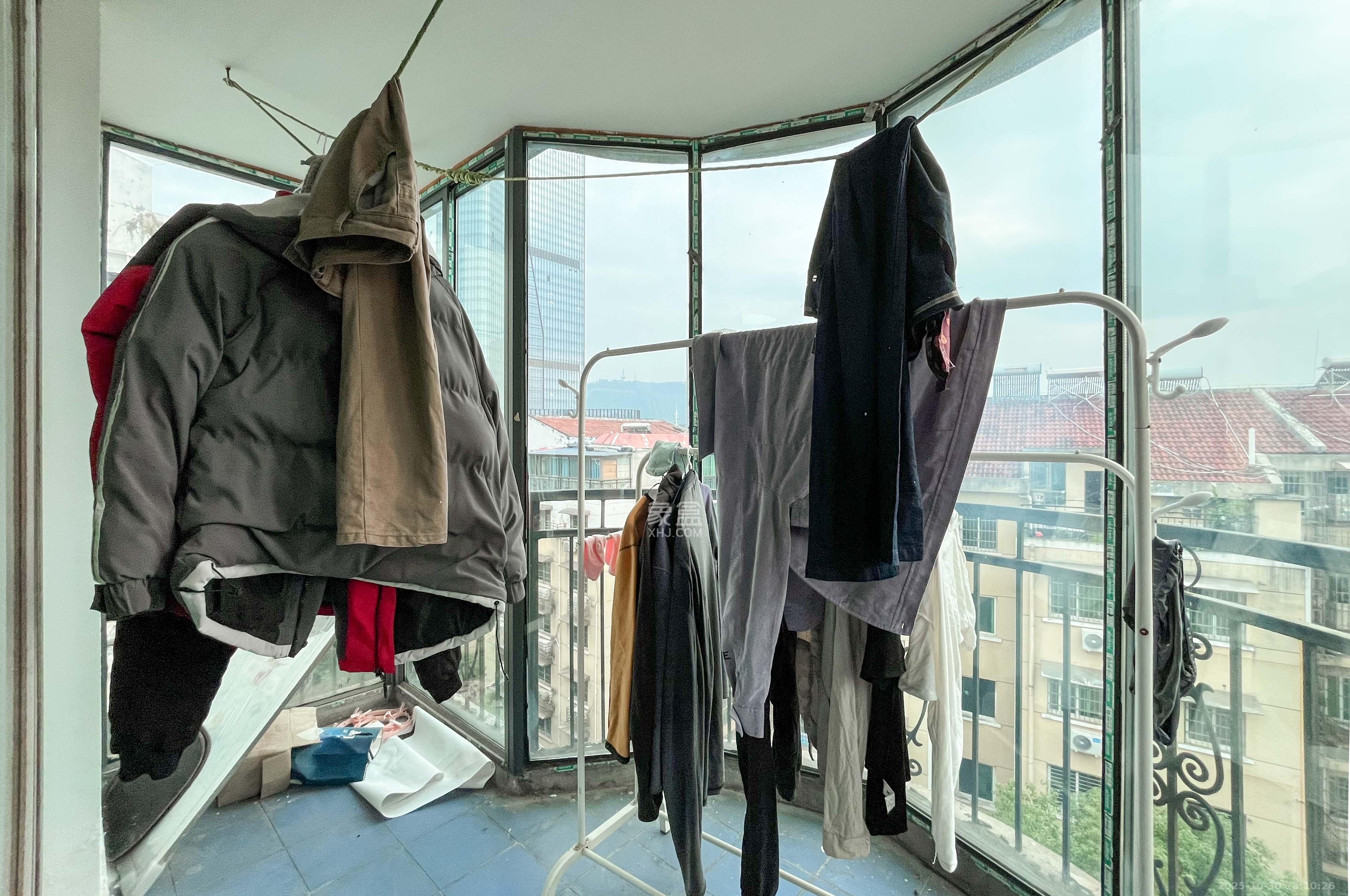 恩瑞麓山名园(龙王港小区)  2室1厅1卫    39.0万 恩瑞麓山名园(龙王港小区)  2室1厅1卫    39.0万其他