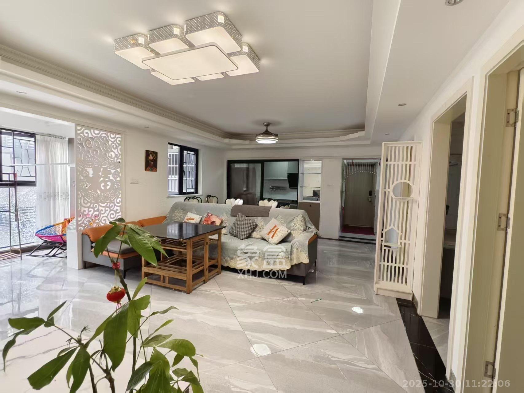 时代倾城三期  4室2厅2卫    2400.0元/月