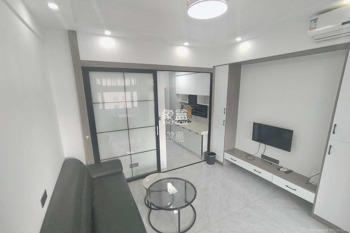 日盛湖湘花苑 1室1厅1卫 1400.0元/月 日盛湖湘花苑 1室1厅1卫 1400.0元/月室内图