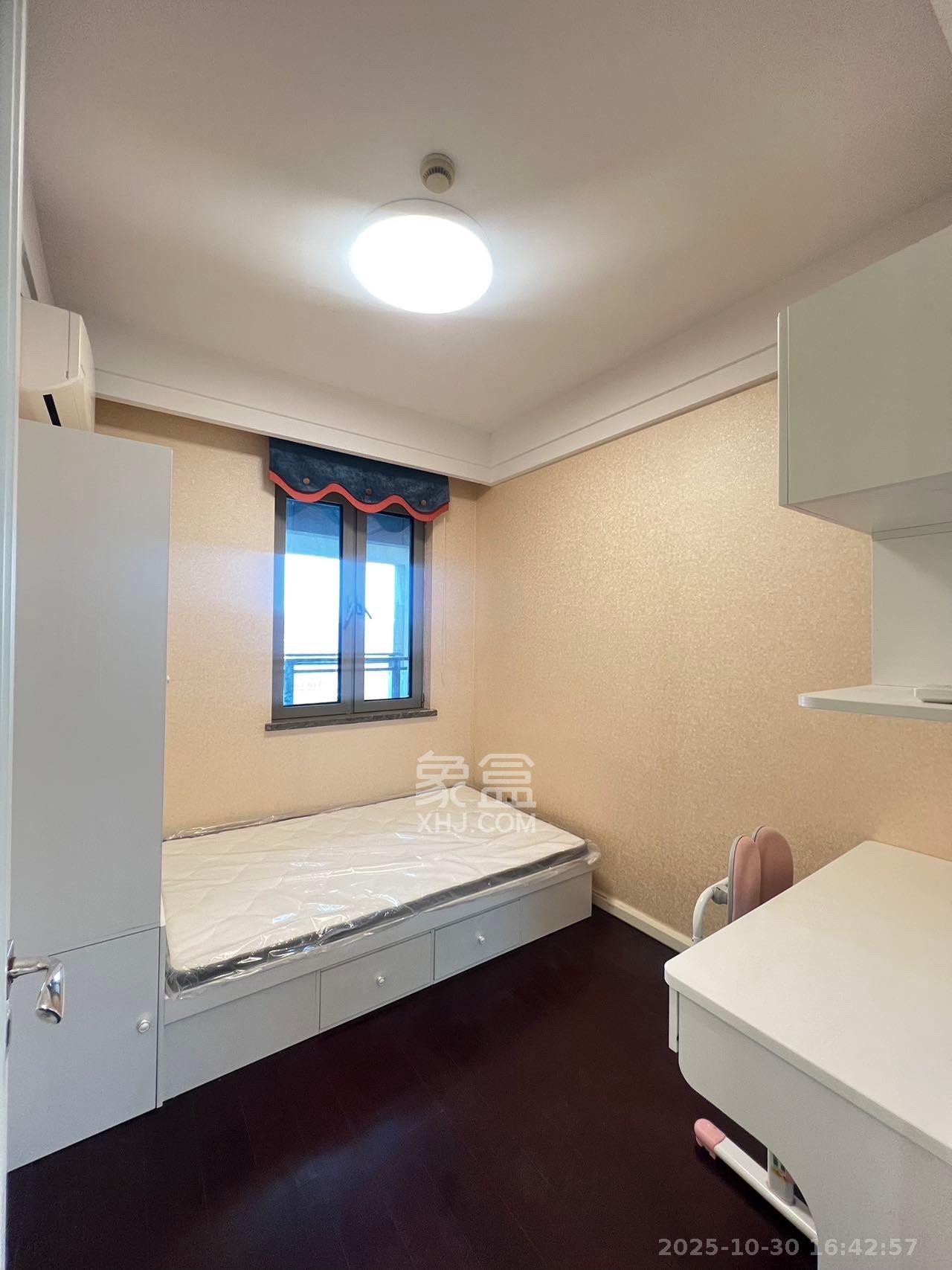 梅溪湖金茂府(金茂广场)(金茂览秀城) 3室2厅2卫 4200.0元/月 梅溪湖金茂府(金茂广场)(金茂览秀城) 3室2厅2卫 4200.0元/月室内图