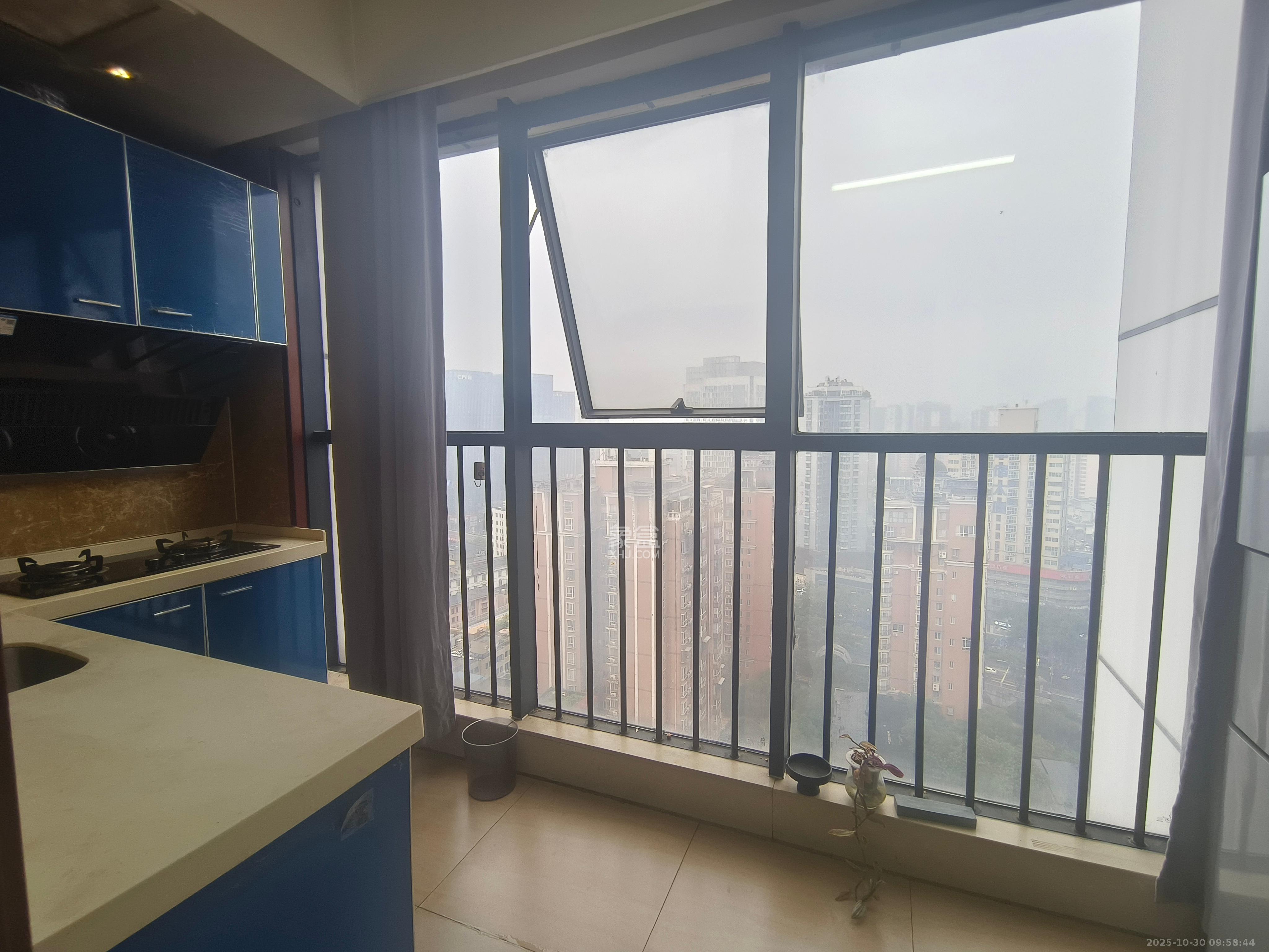 东塘瑞府  2室1厅1卫    2600.0元/月室内图