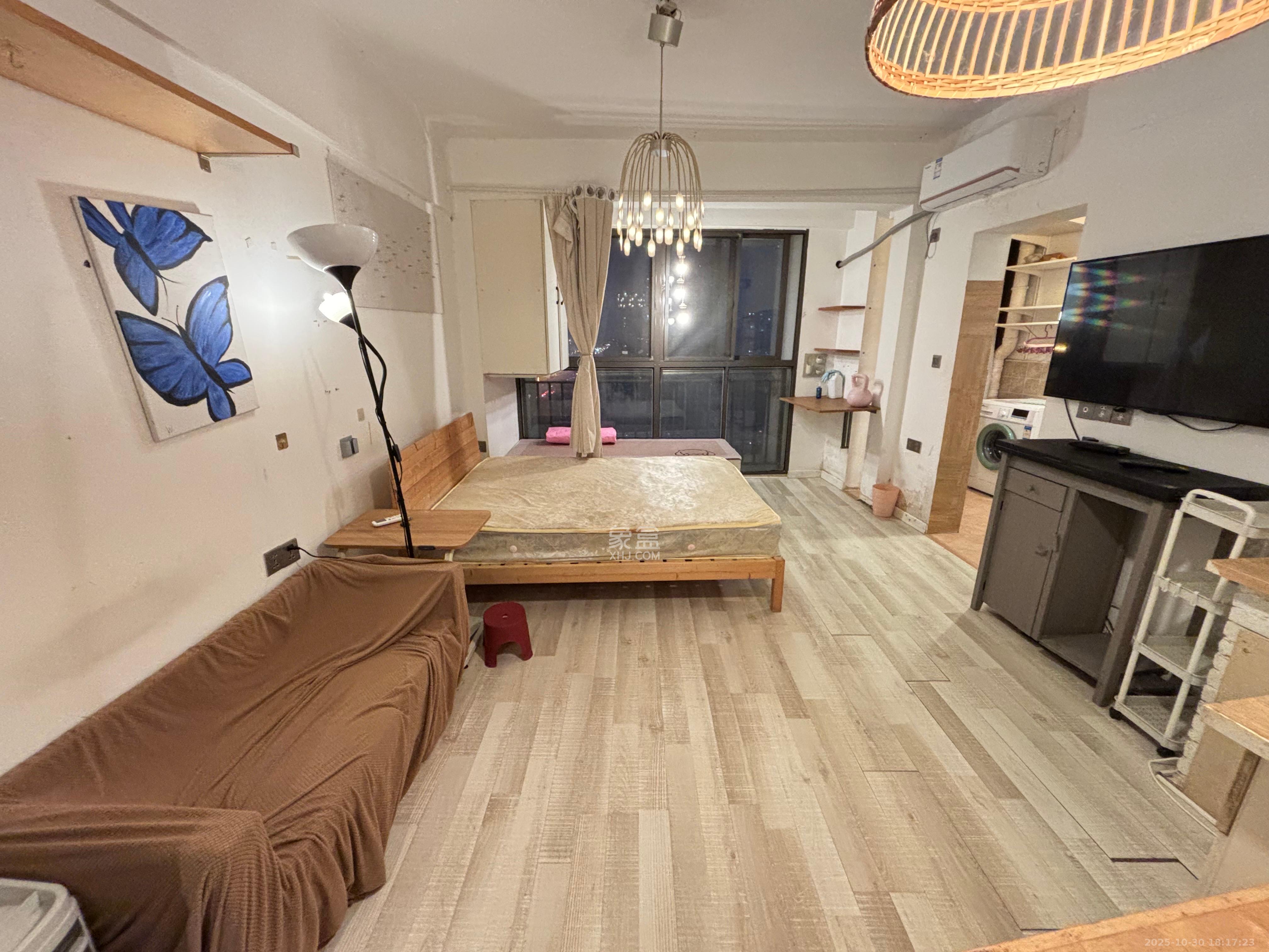 钱隆樽品(一、二、三期)  1室1厅1卫    1500.0元/月