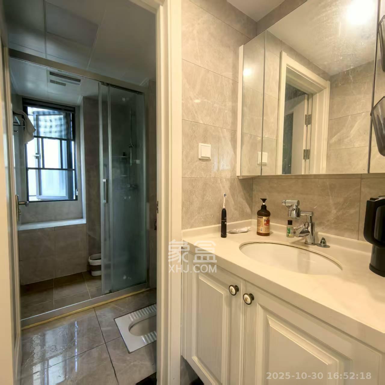 中海珑悦府  3室2厅2卫    3200.0元/月室内图