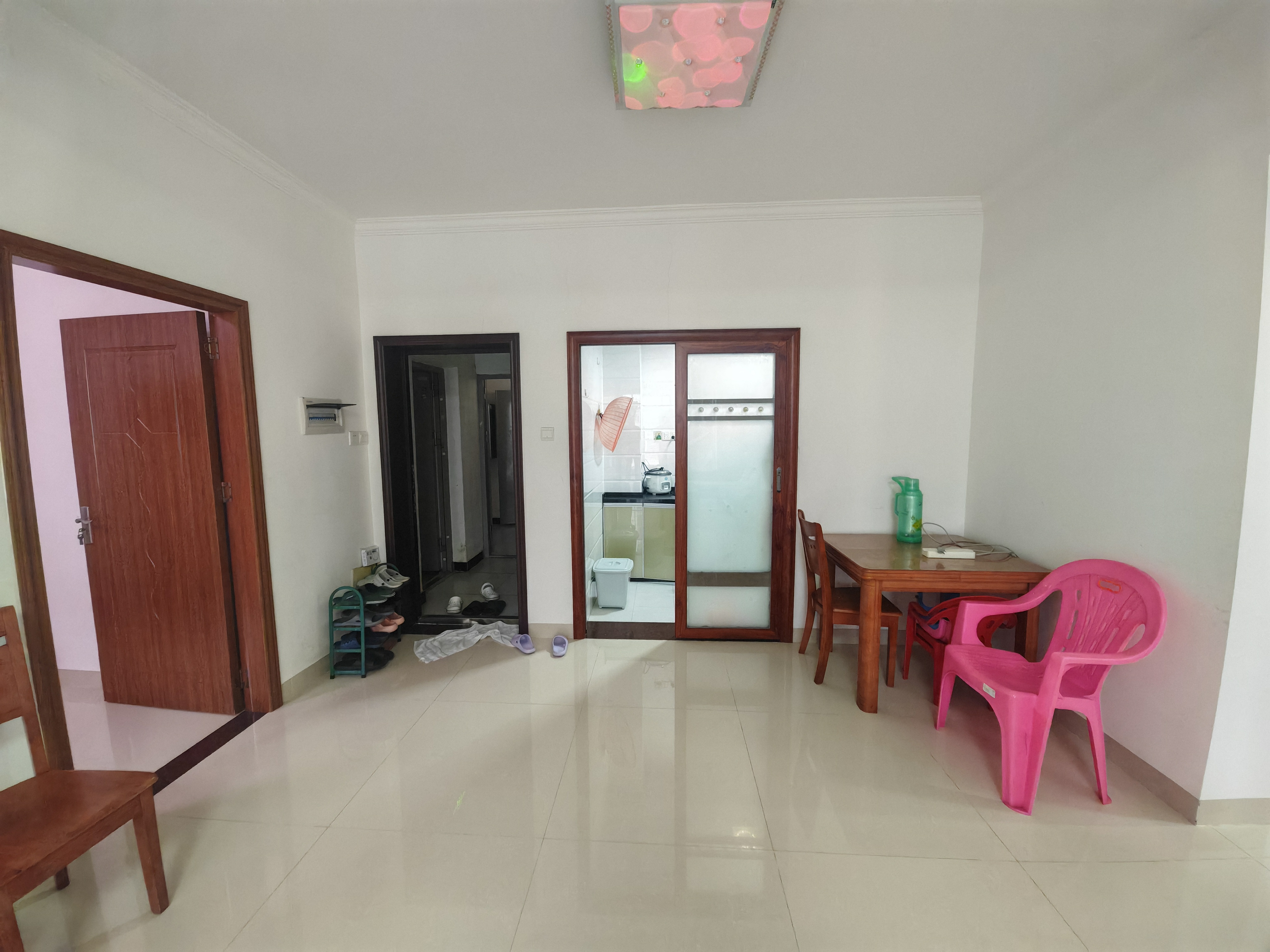 宝泰温泉花园  2室1厅1卫    2400.0元/月室内图