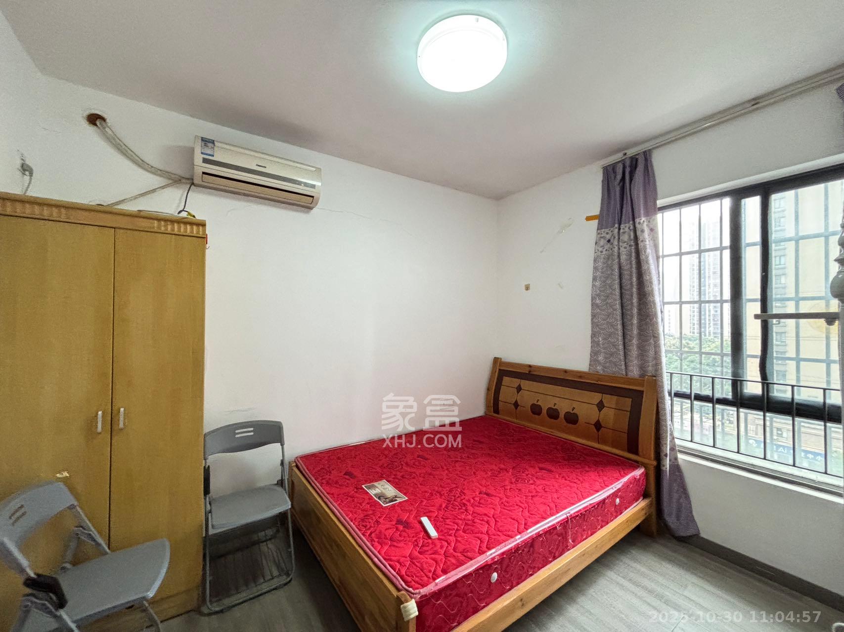 华润凤凰城二期  2室2厅1卫    1500.0元/月室内图