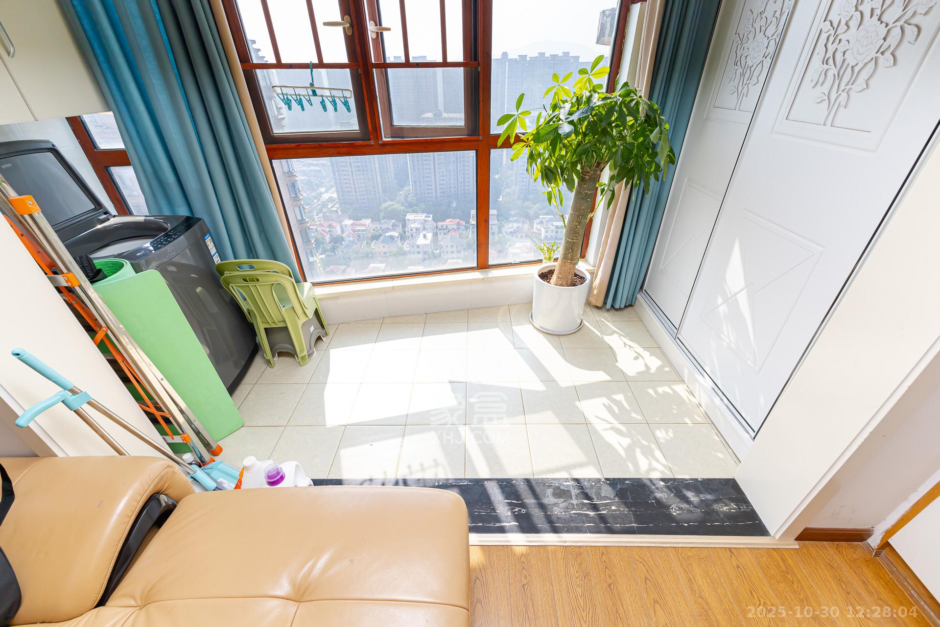 润和之悦（金泽园）  3室2厅2卫    62.0万阳台