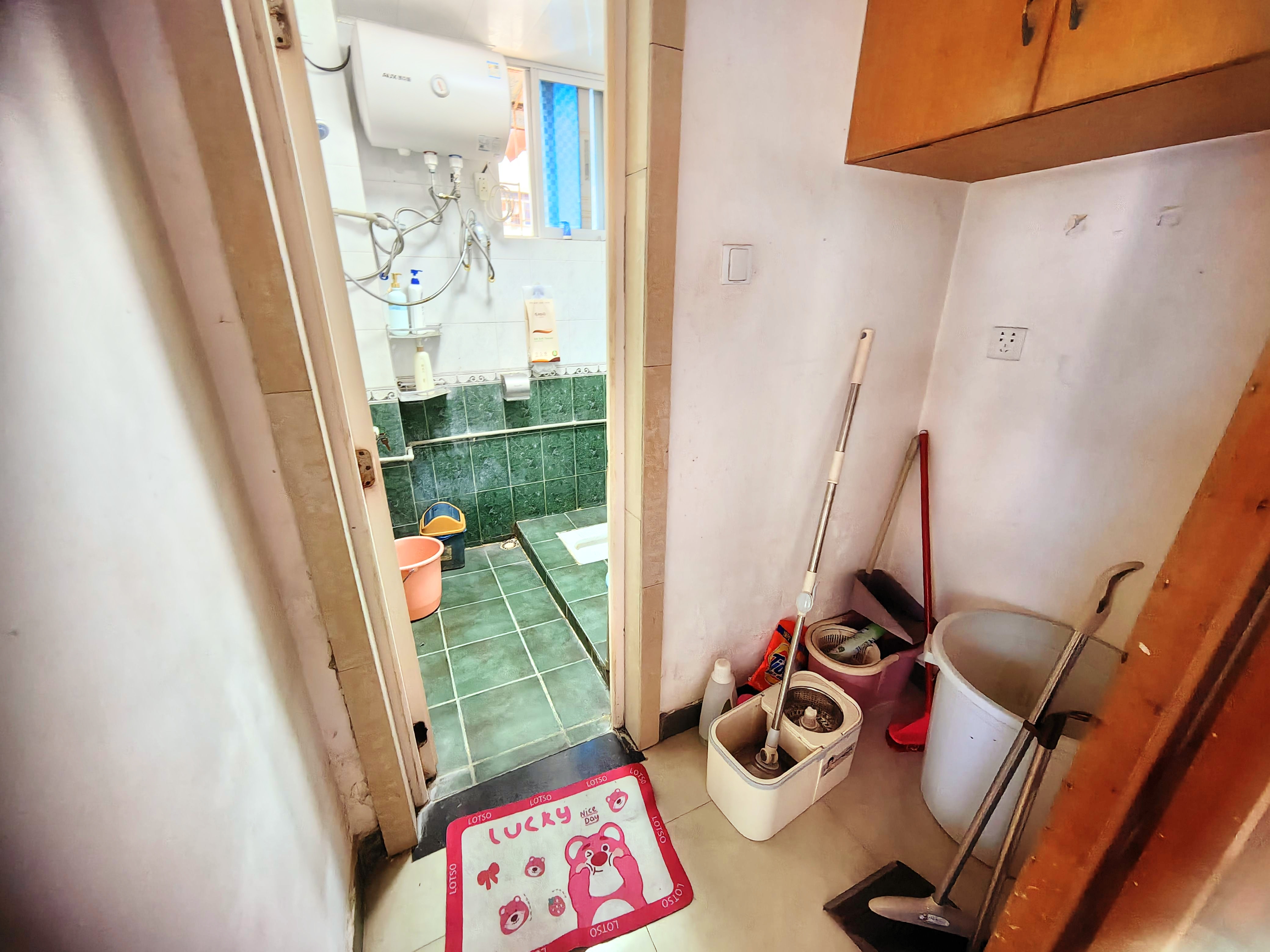 电信小区  1室0厅0卫    110.0万客厅