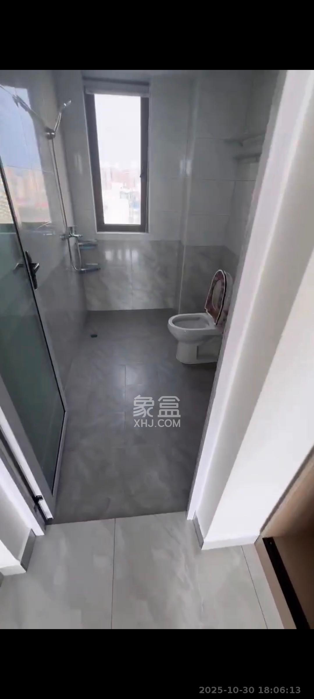 中粮鸿云  3室2厅2卫    1900.0元/月 中粮鸿云  3室2厅2卫    1900.0元/月室内图