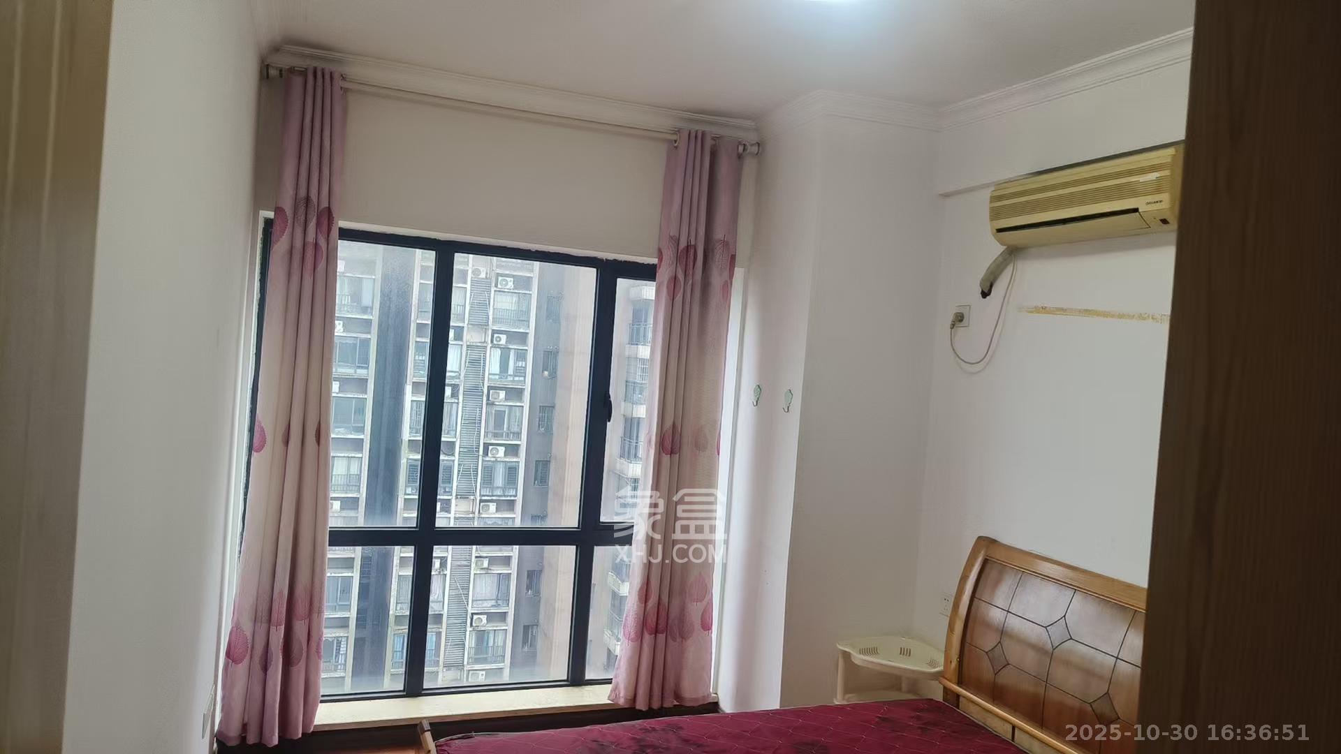 极目楚天  1室2厅1卫    1300.0元/月 极目楚天  1室2厅1卫    1300.0元/月室内图