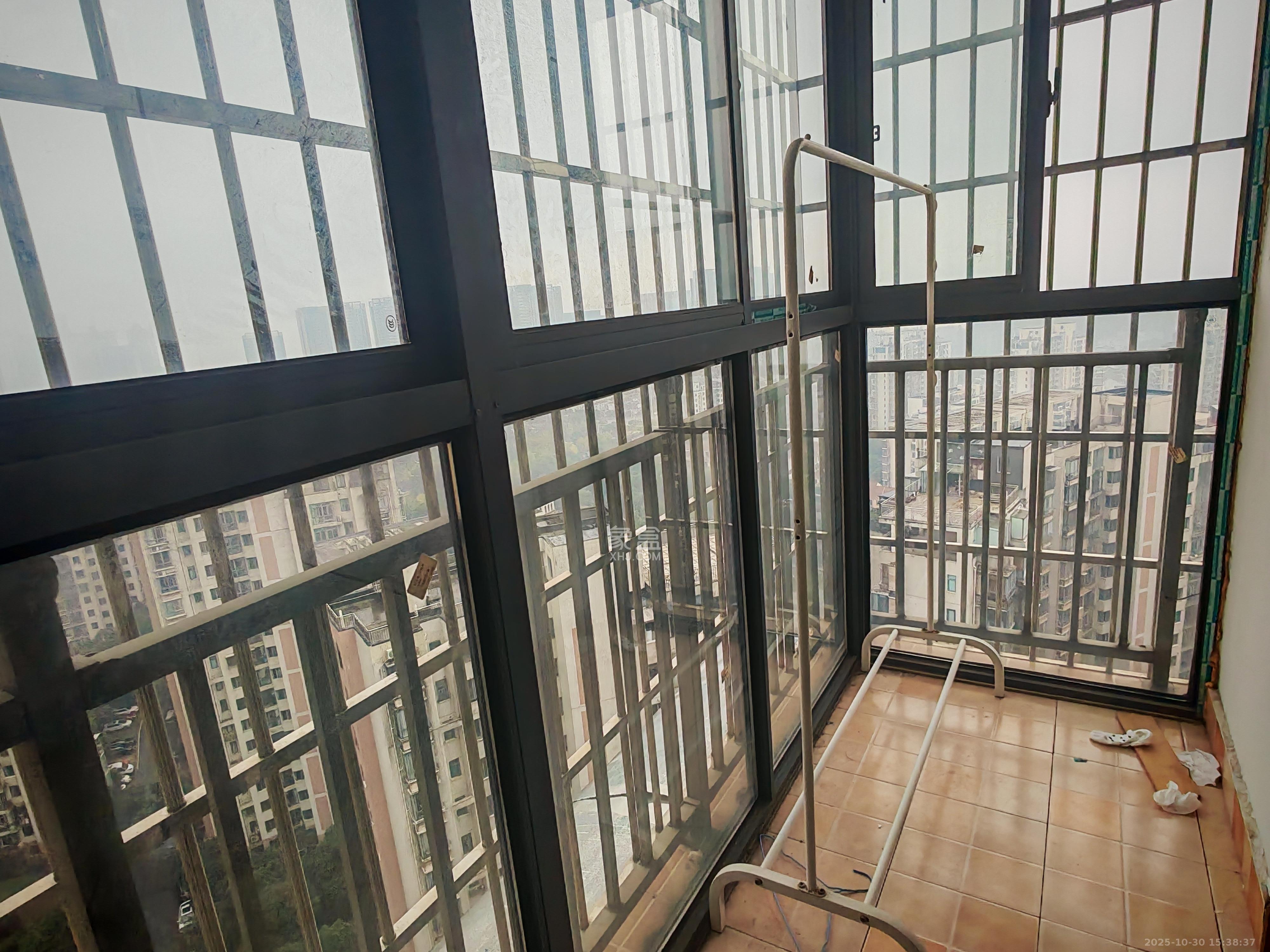 秀峰景园（领秀峰）  4室2厅2卫    1700.0元/月室内图