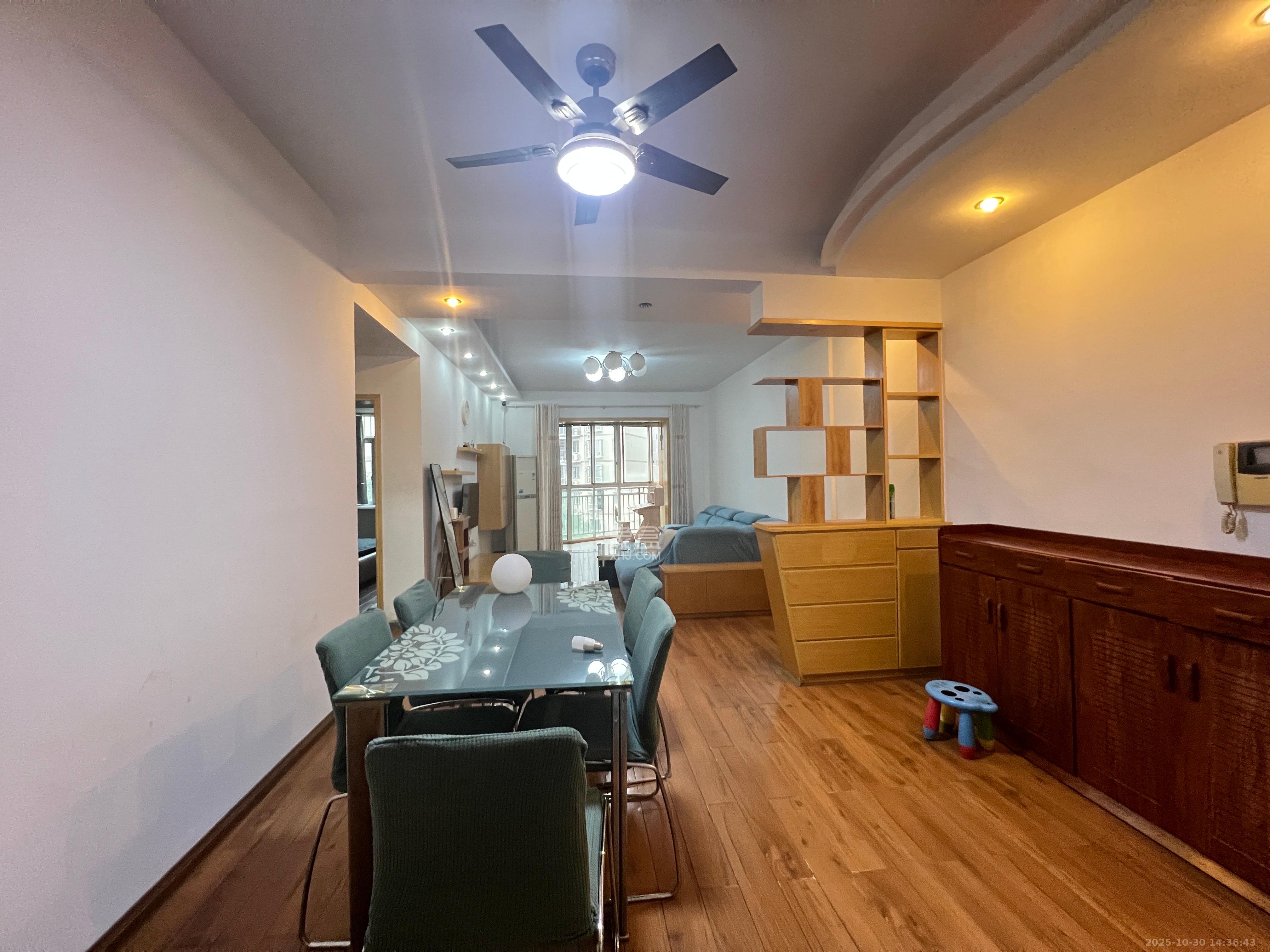 星城国际  2室2厅1卫    1400.0元/月室内图