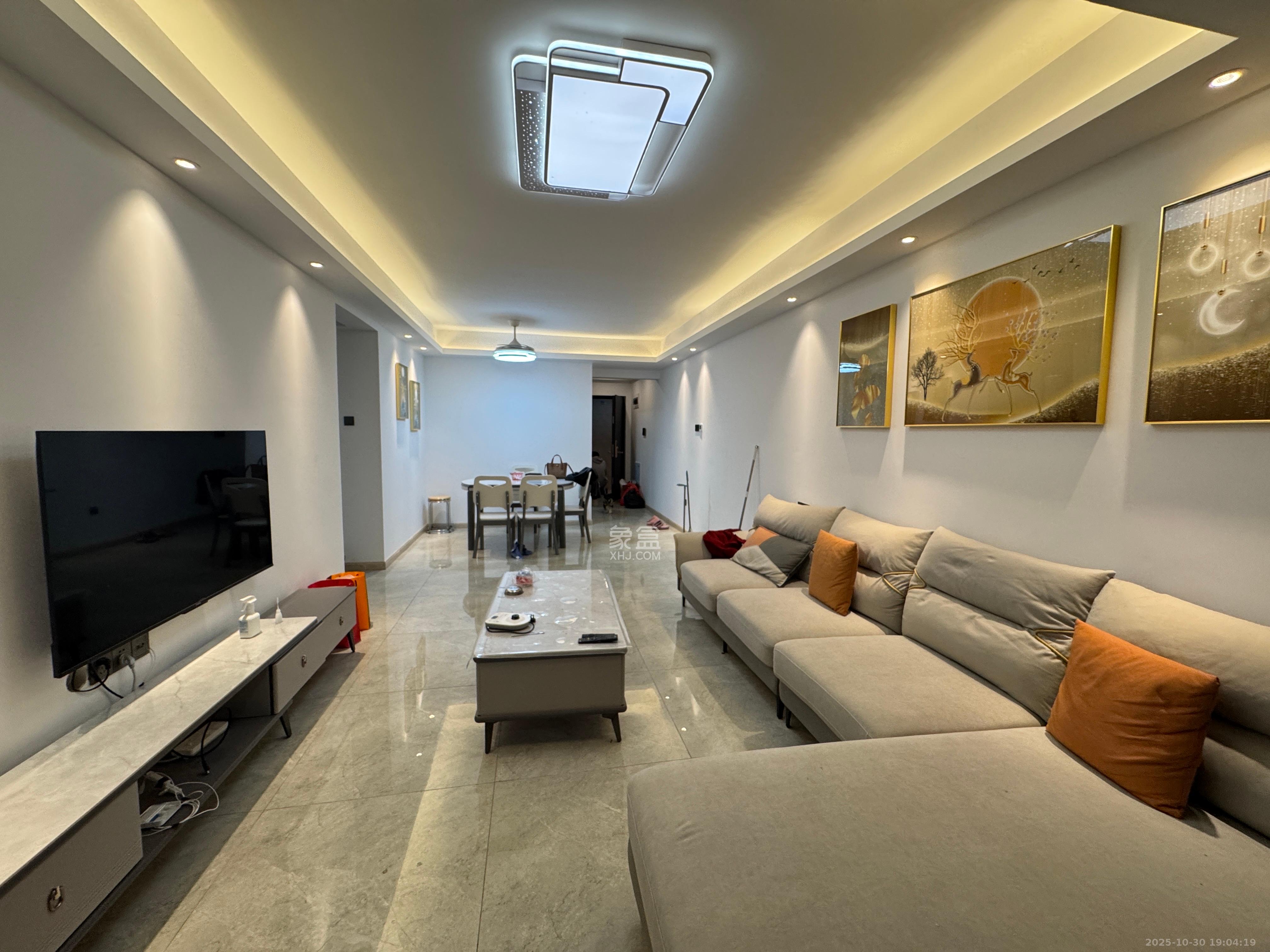 臻园  3室1厅2卫    3300.0元/月 臻园  3室1厅2卫    3300.0元/月室内图