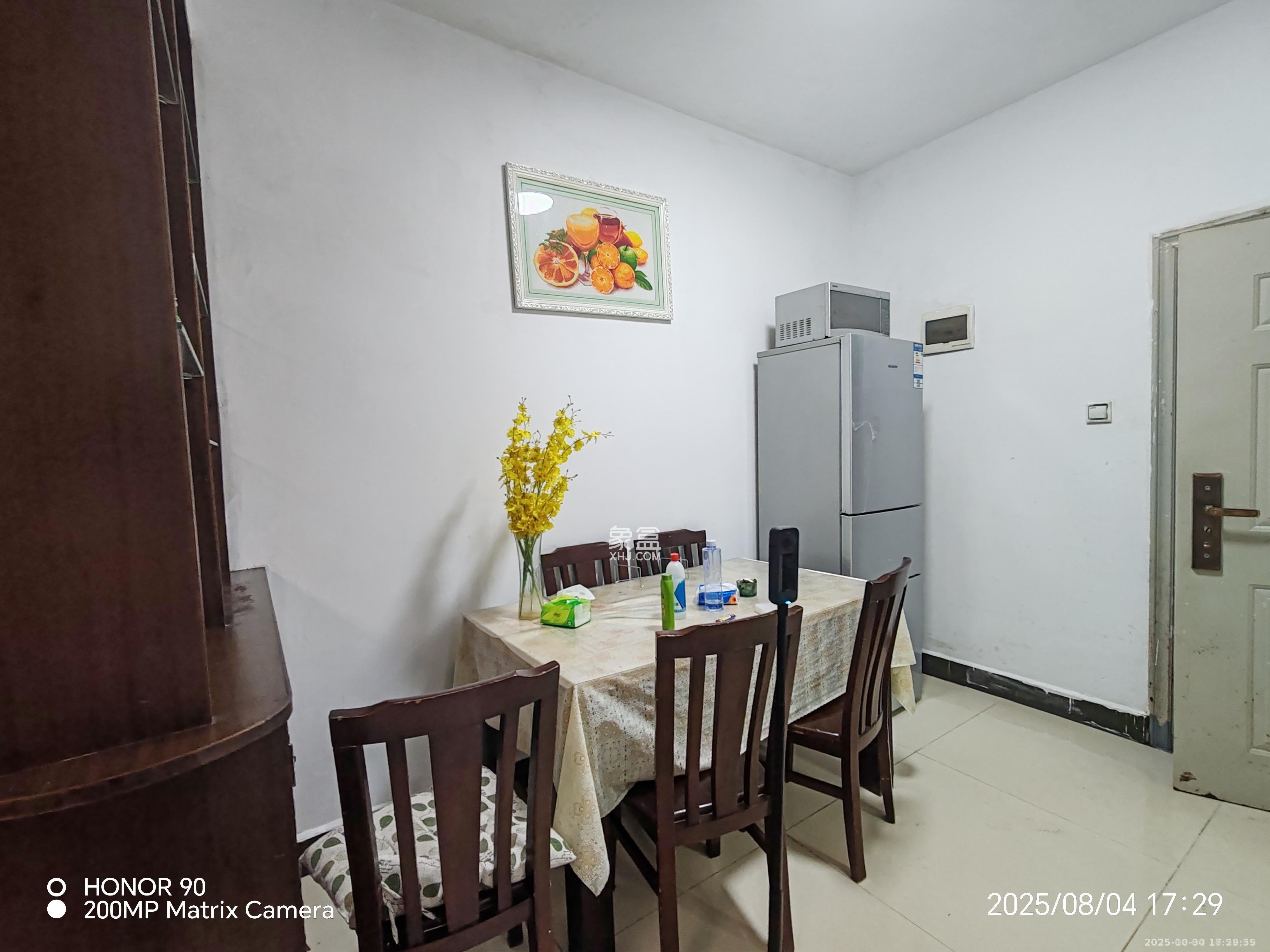 东方新世界  2室1厅1卫    2000.0元/月室内图