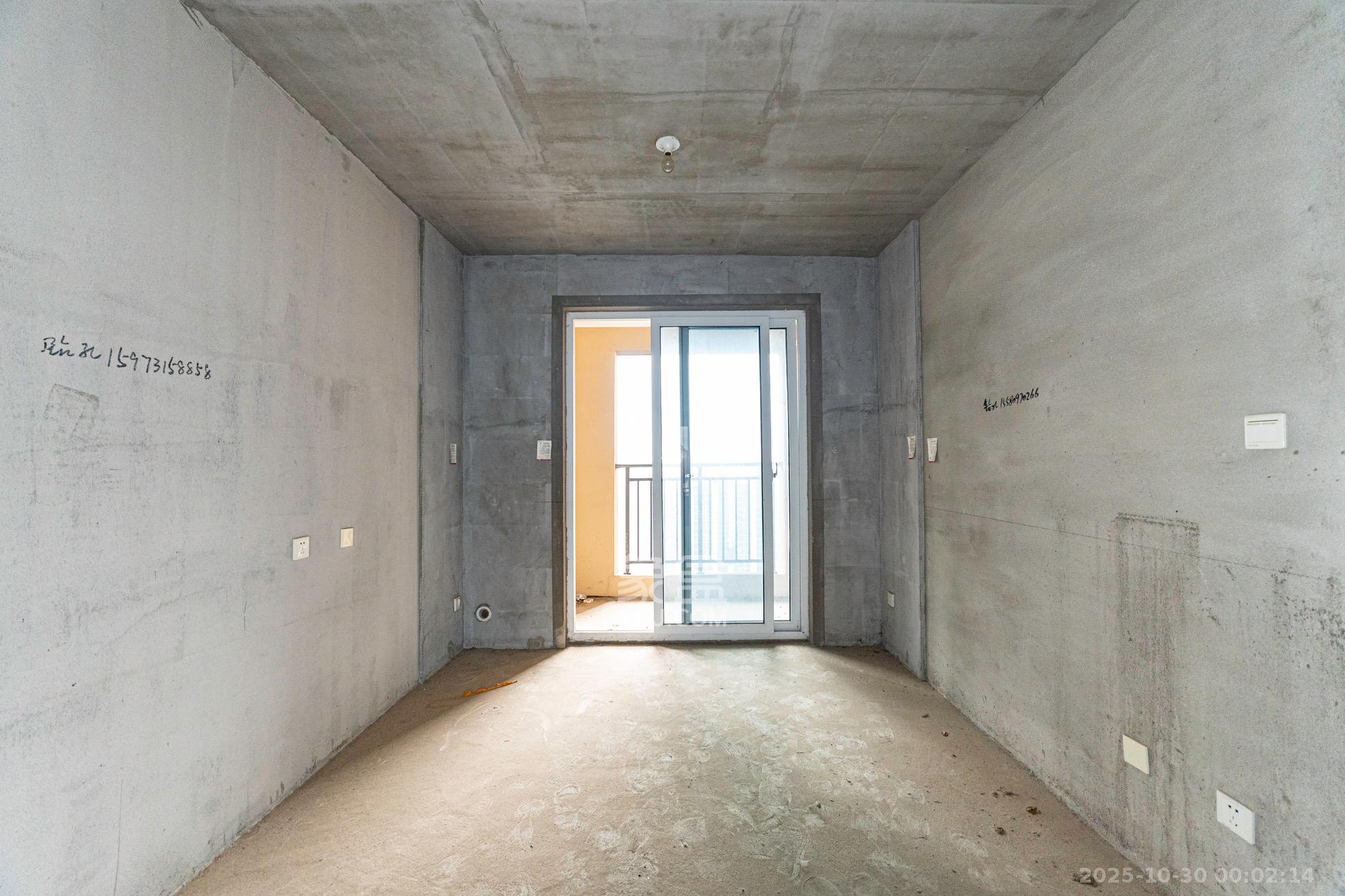 荣盛花语城 3室2厅1卫 48.0万 荣盛花语城 3室2厅1卫 48.0万客厅