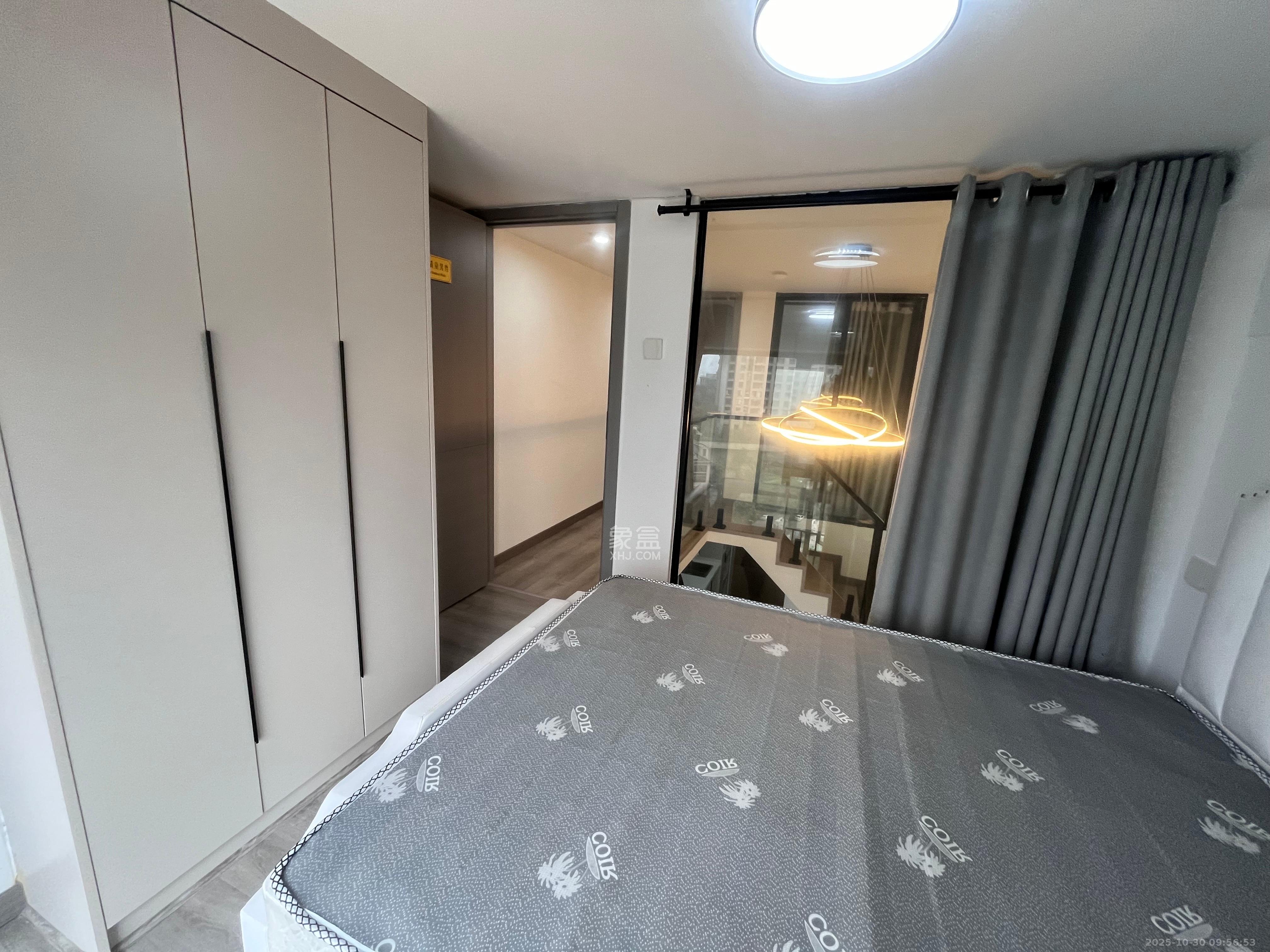 卓越江岸  2室1厅1卫    2300.0元/月室内图