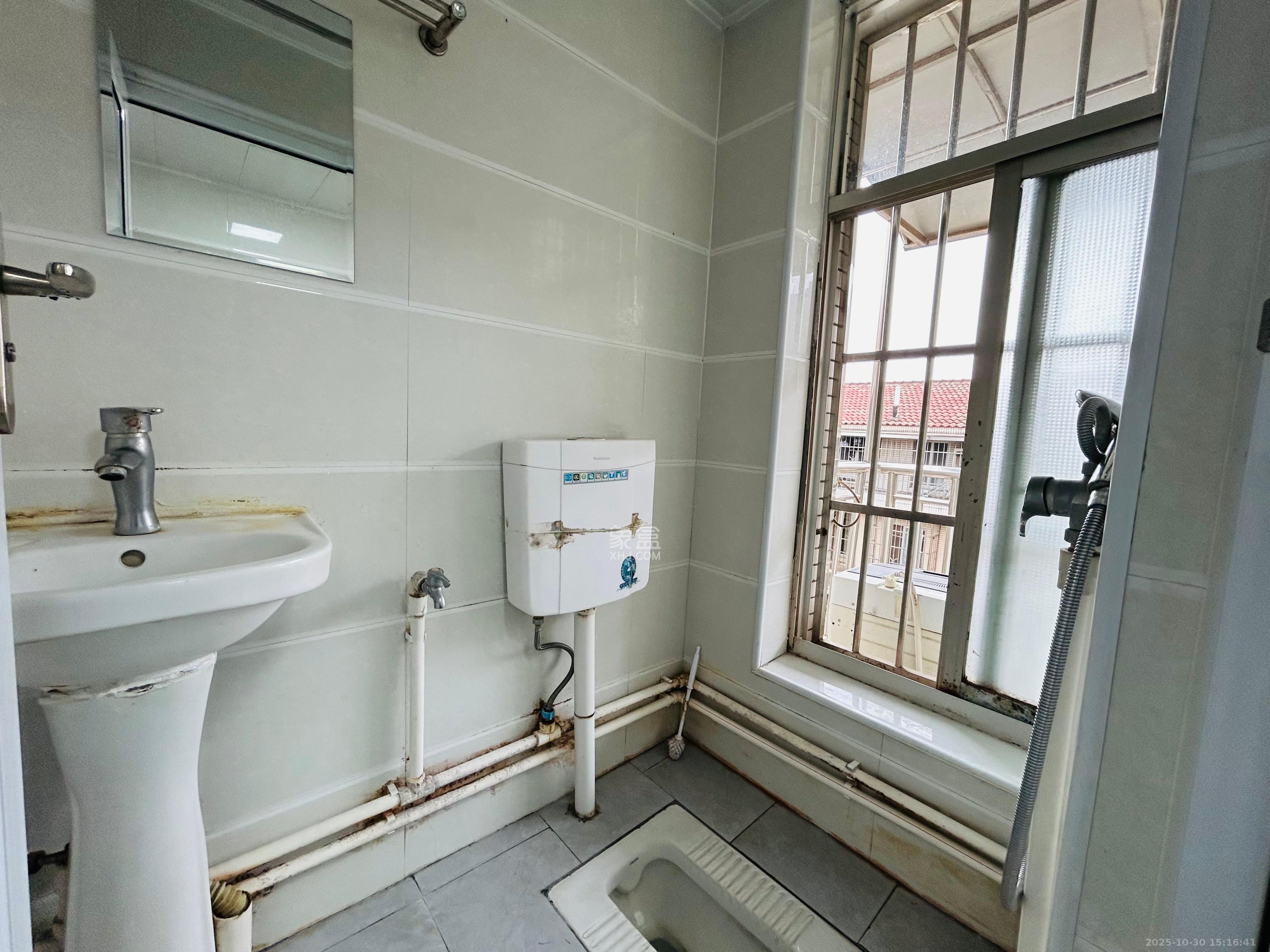 黄泥塘小区  1室0厅0卫    1100.0元/月室内图