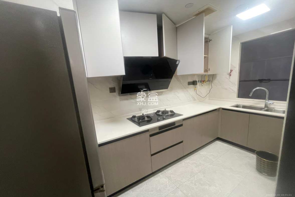 长房星城天地 3室1厅1卫 4200.0元/月 长房星城天地 3室1厅1卫 4200.0元/月室内图