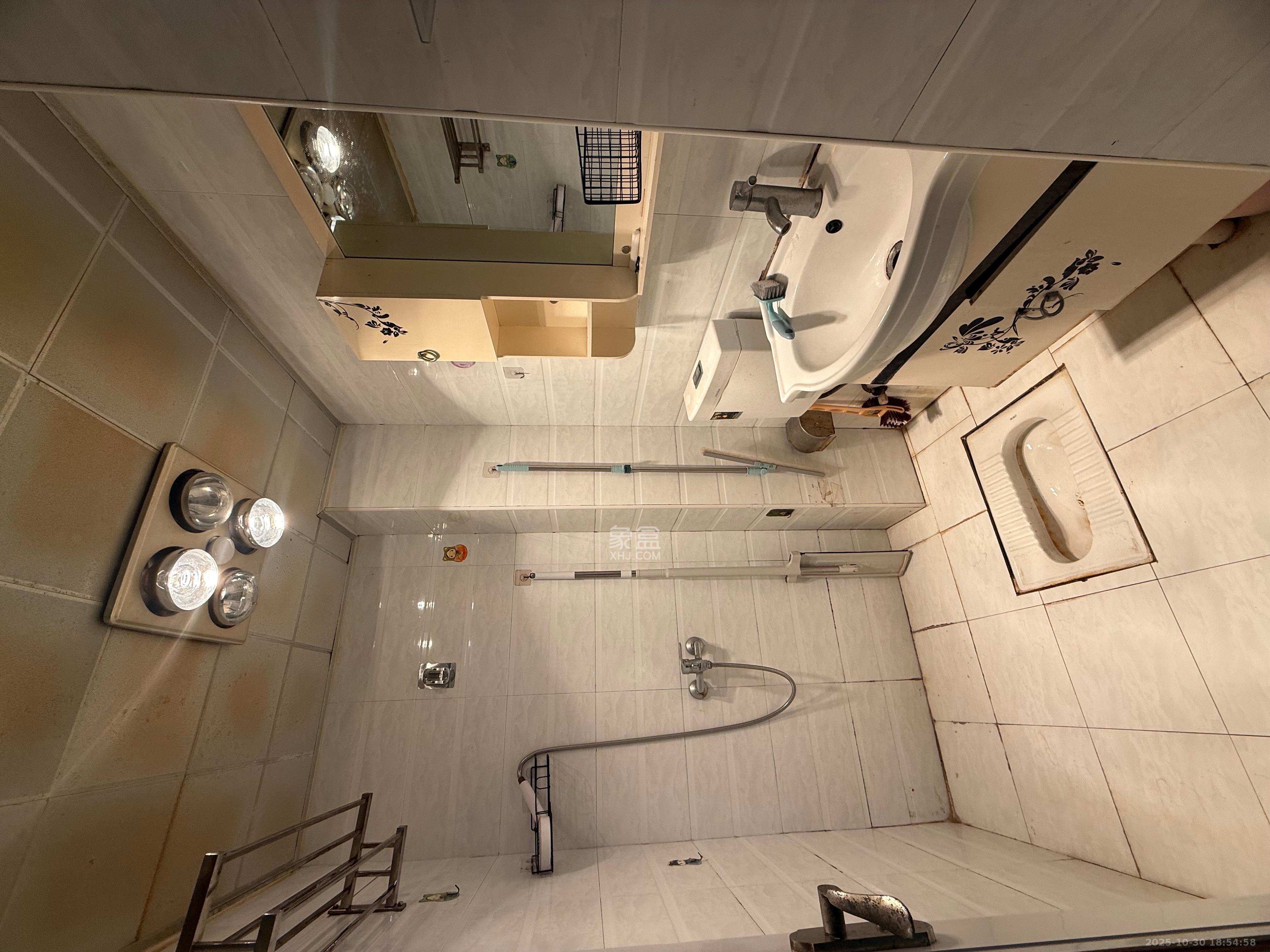 凯轩云顶  1室1厅1卫    1500.0元/月 凯轩云顶  1室1厅1卫    1500.0元/月室内图