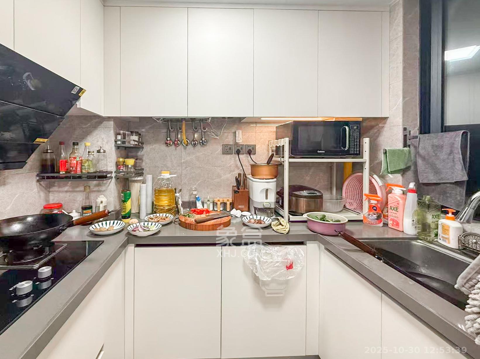 旭辉铂宸府  3室2厅2卫    115.0万厨房