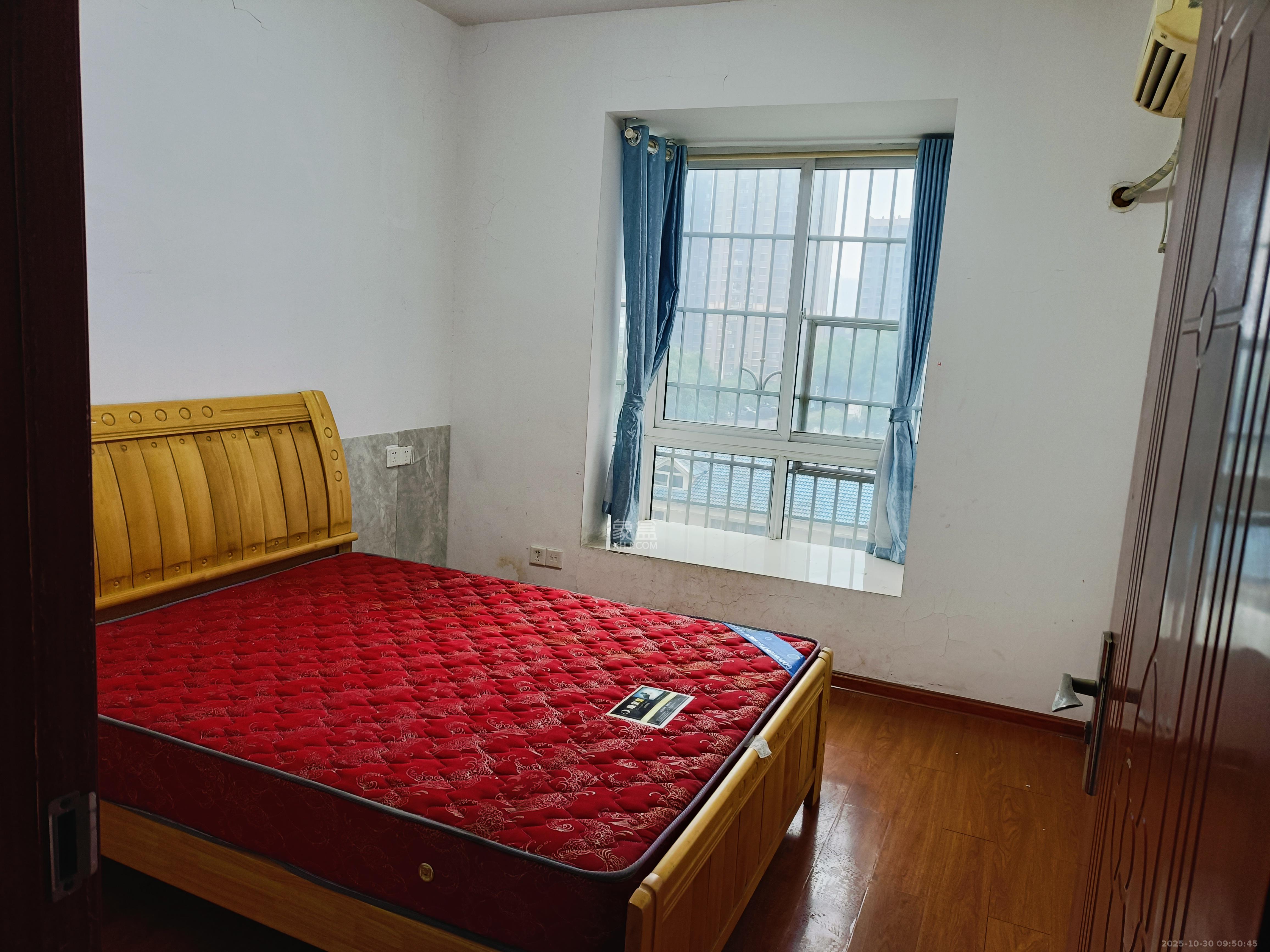 爵士湘  4室2厅2卫    2000.0元/月室内图