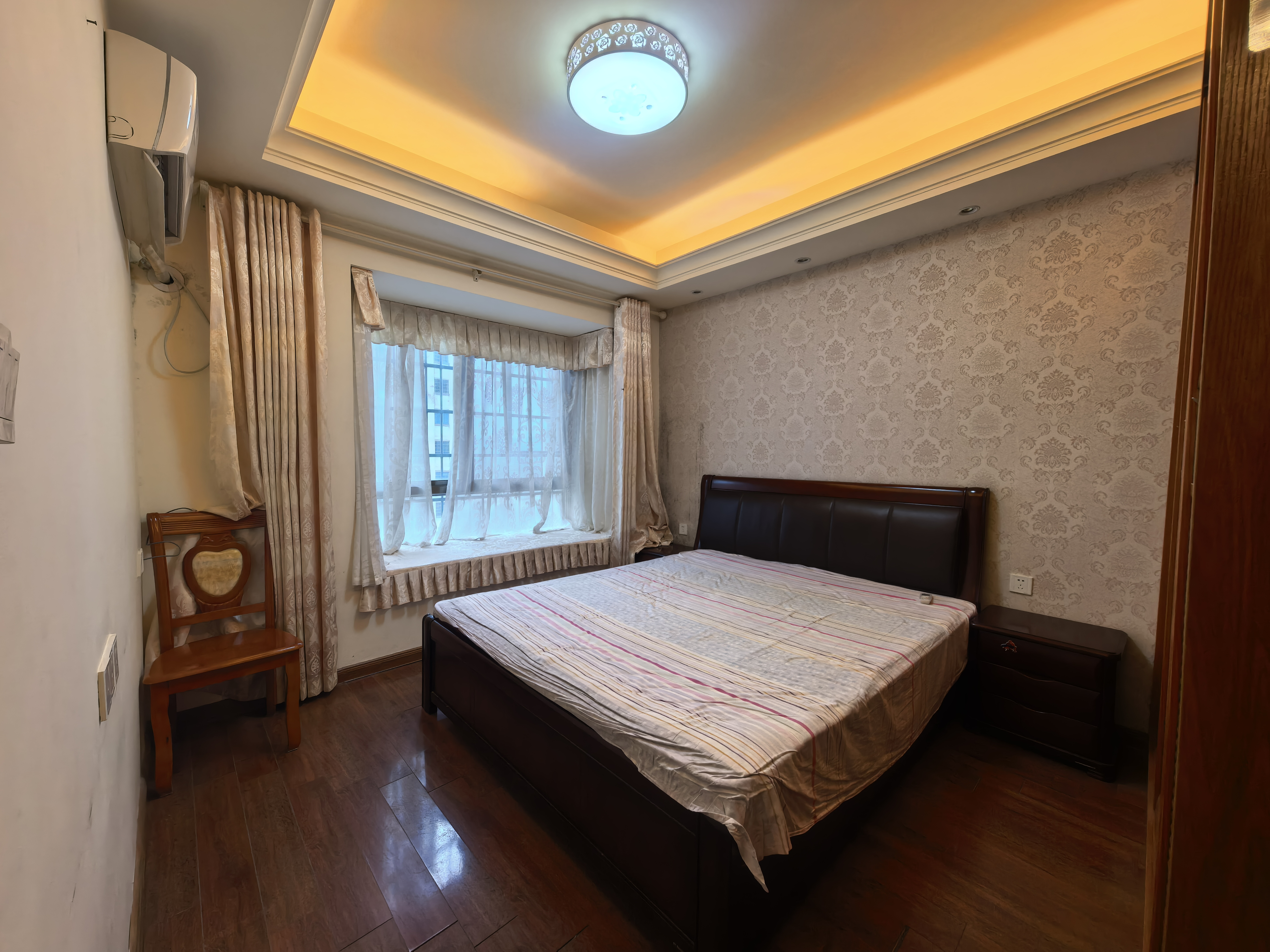 碧桂园  3室2厅1卫    1400.0元/月室内图