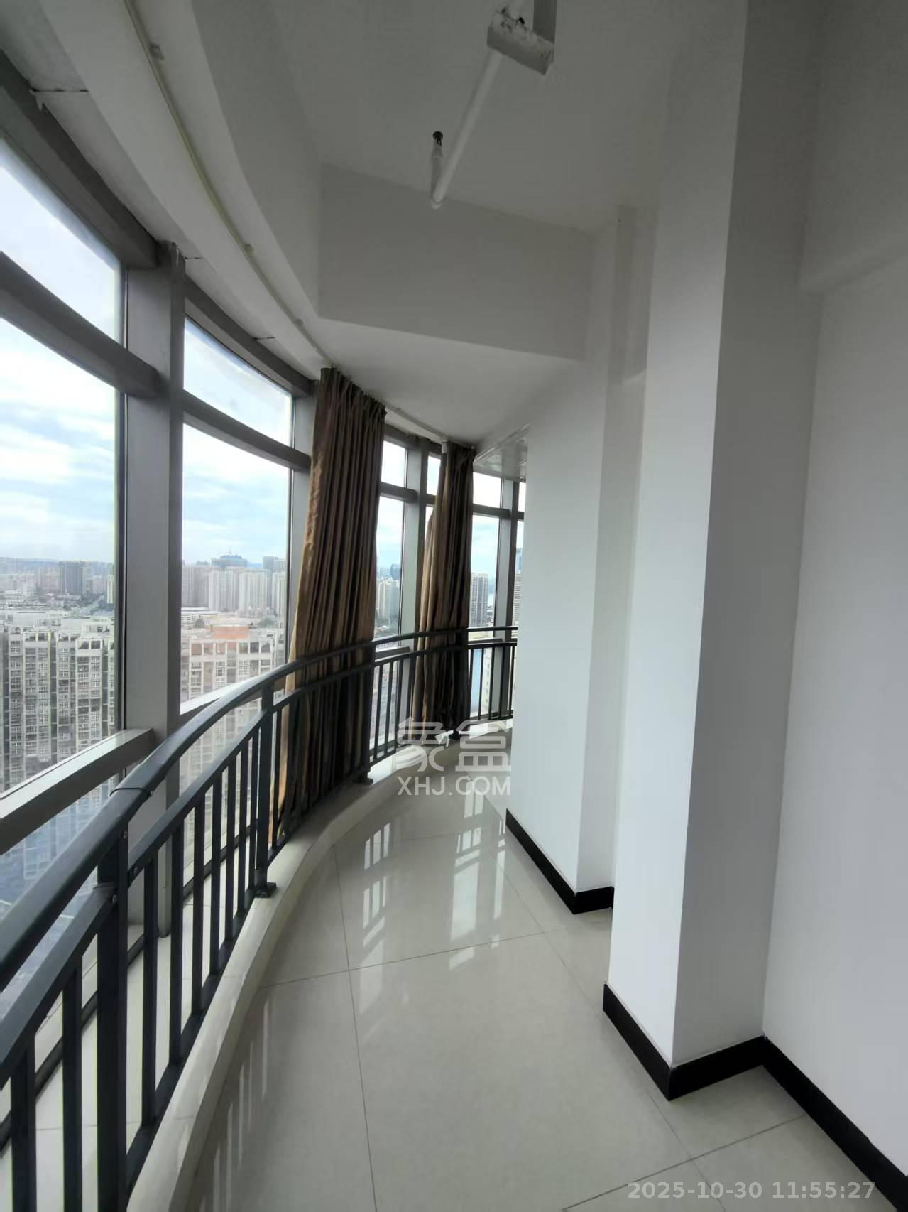 奥克斯广场  1室1厅1卫    2300.0元/月 奥克斯广场  1室1厅1卫    2300.0元/月