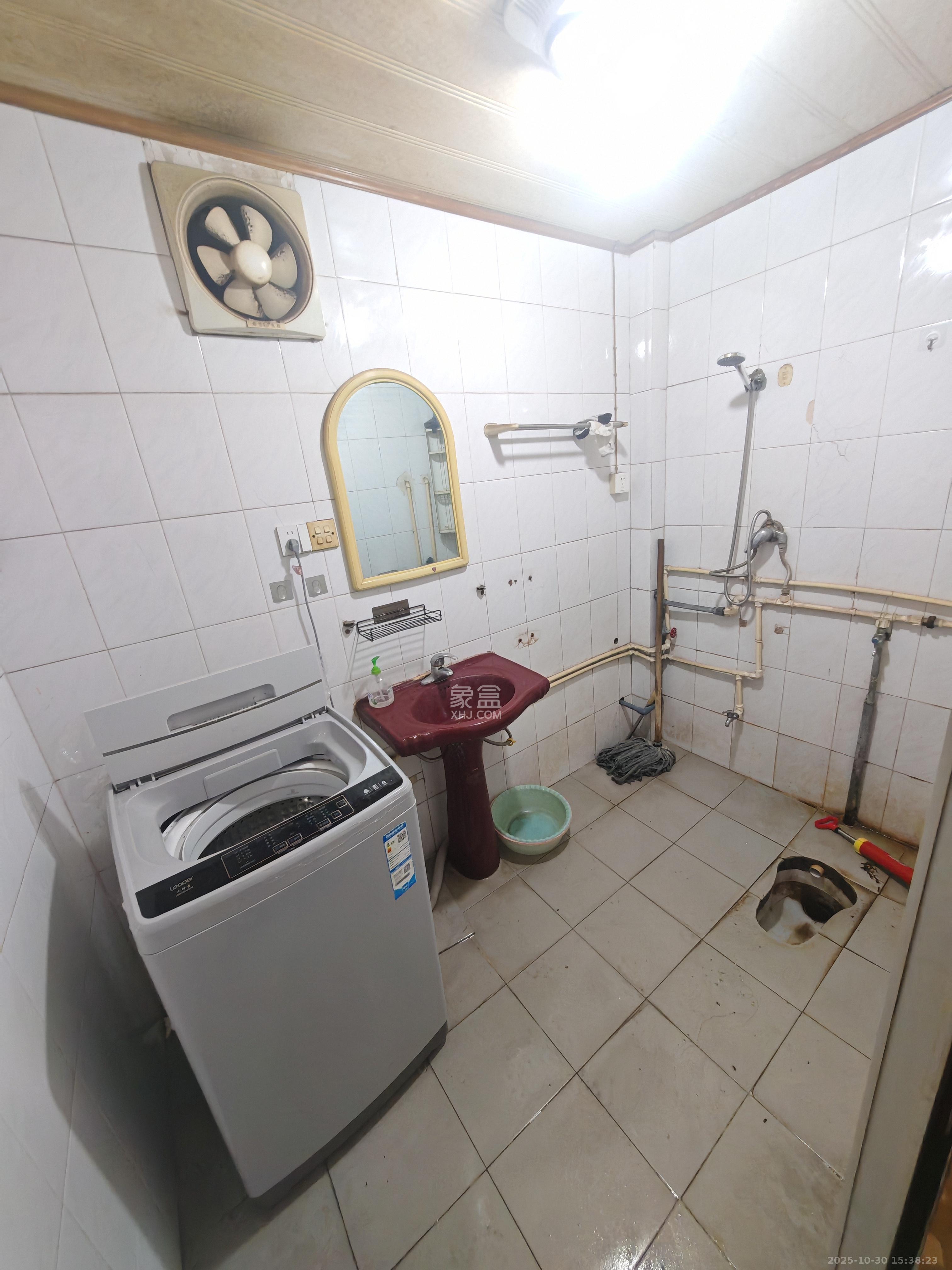 西湖新村  2室1厅1卫    1500.0元/月 西湖新村  2室1厅1卫    1500.0元/月室内图