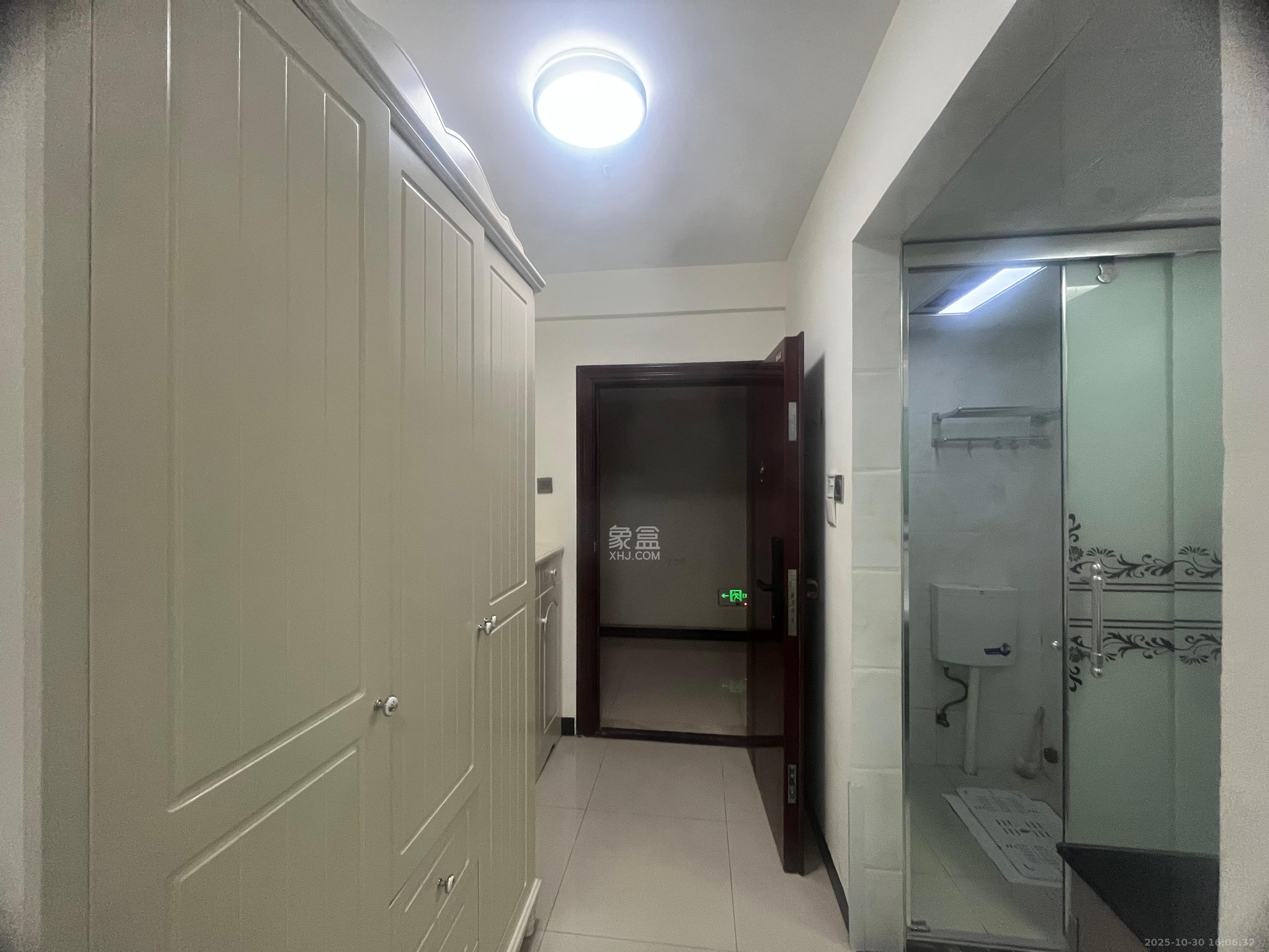 保利麓谷林语I区  1室1厅1卫    1500.0元/月室内图