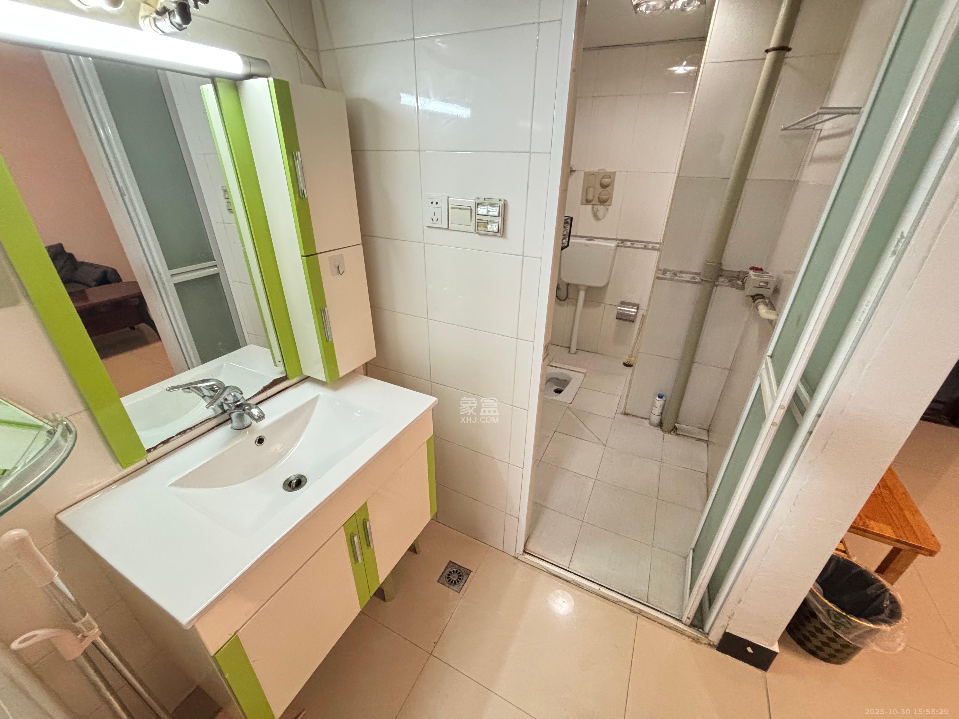 中远公馆 1室1厅1卫 1500.0元/月 中远公馆 1室1厅1卫 1500.0元/月室内图