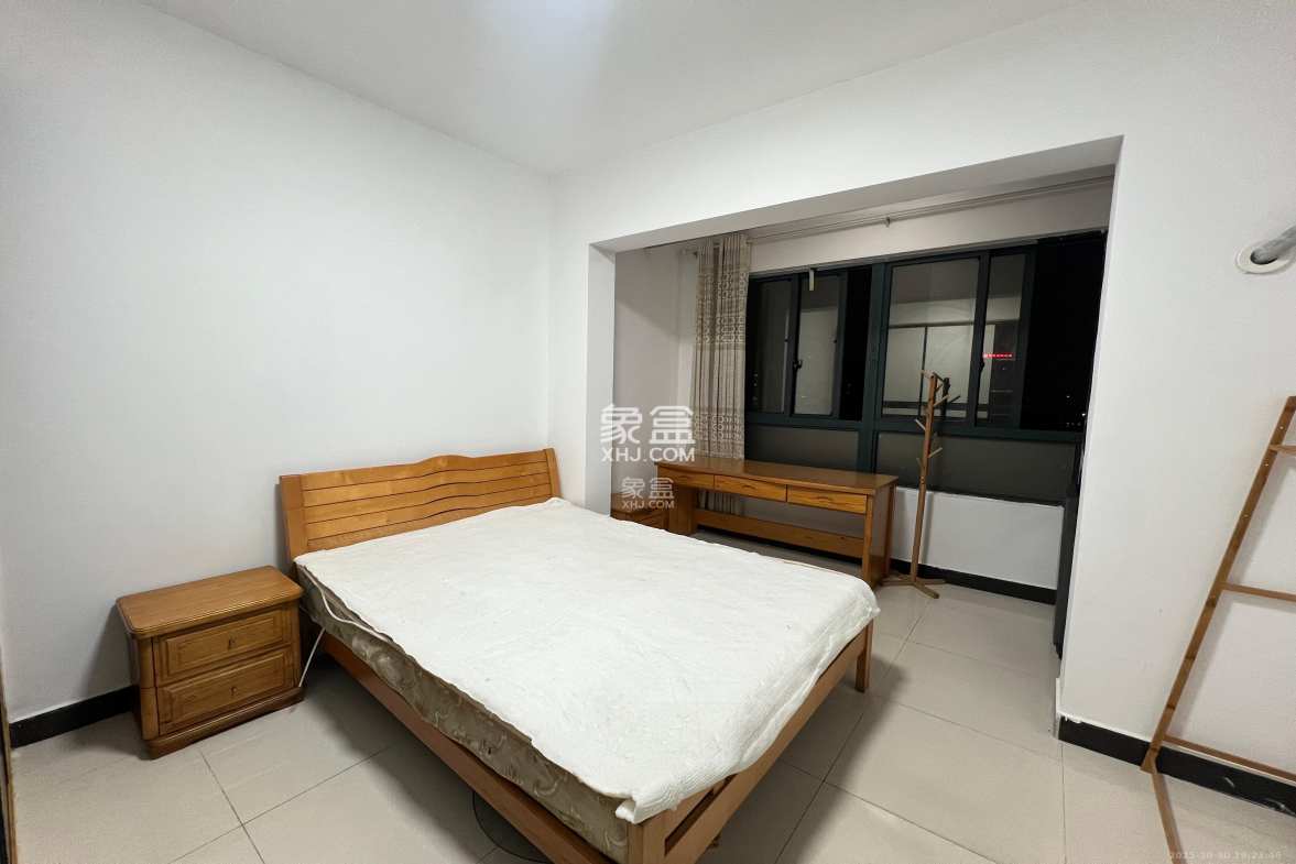 高升金典 1室1厅1卫 1800.0元/月 高升金典 1室1厅1卫 1800.0元/月室内图