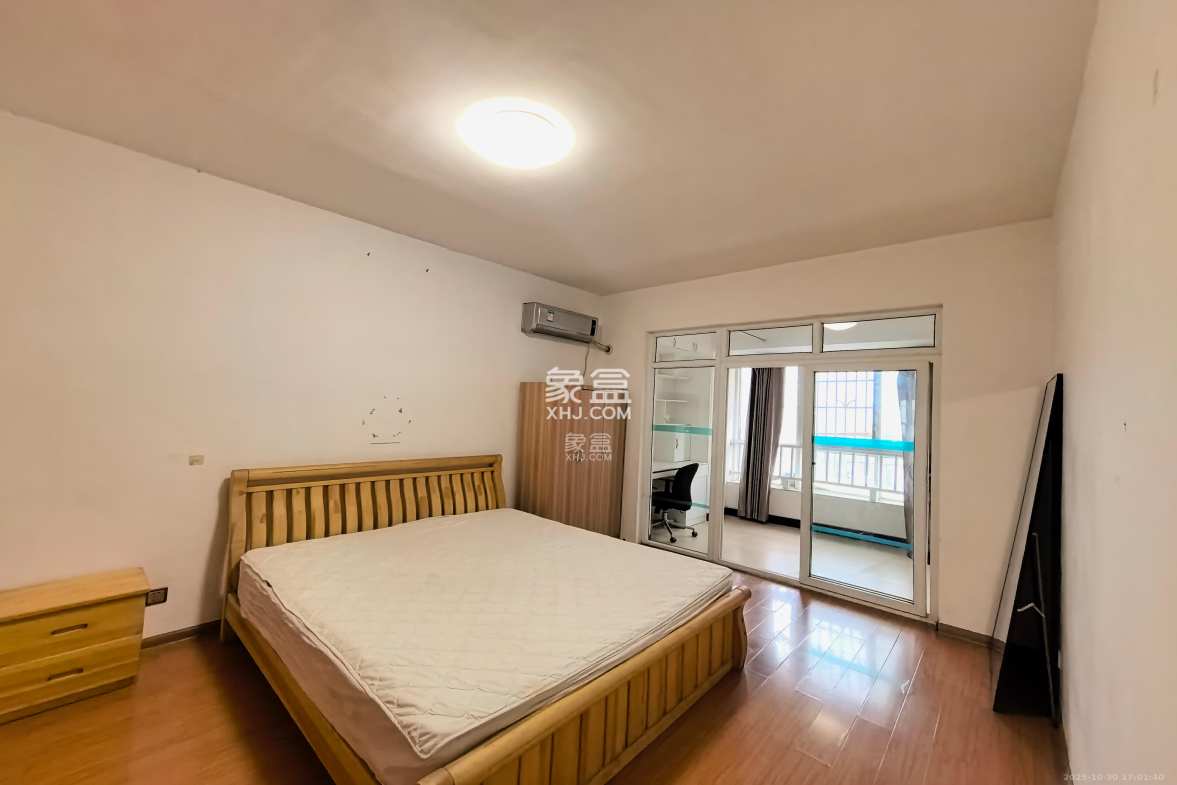 麓山润城  2室2厅1卫    2000.0元/月 麓山润城  2室2厅1卫    2000.0元/月室内图