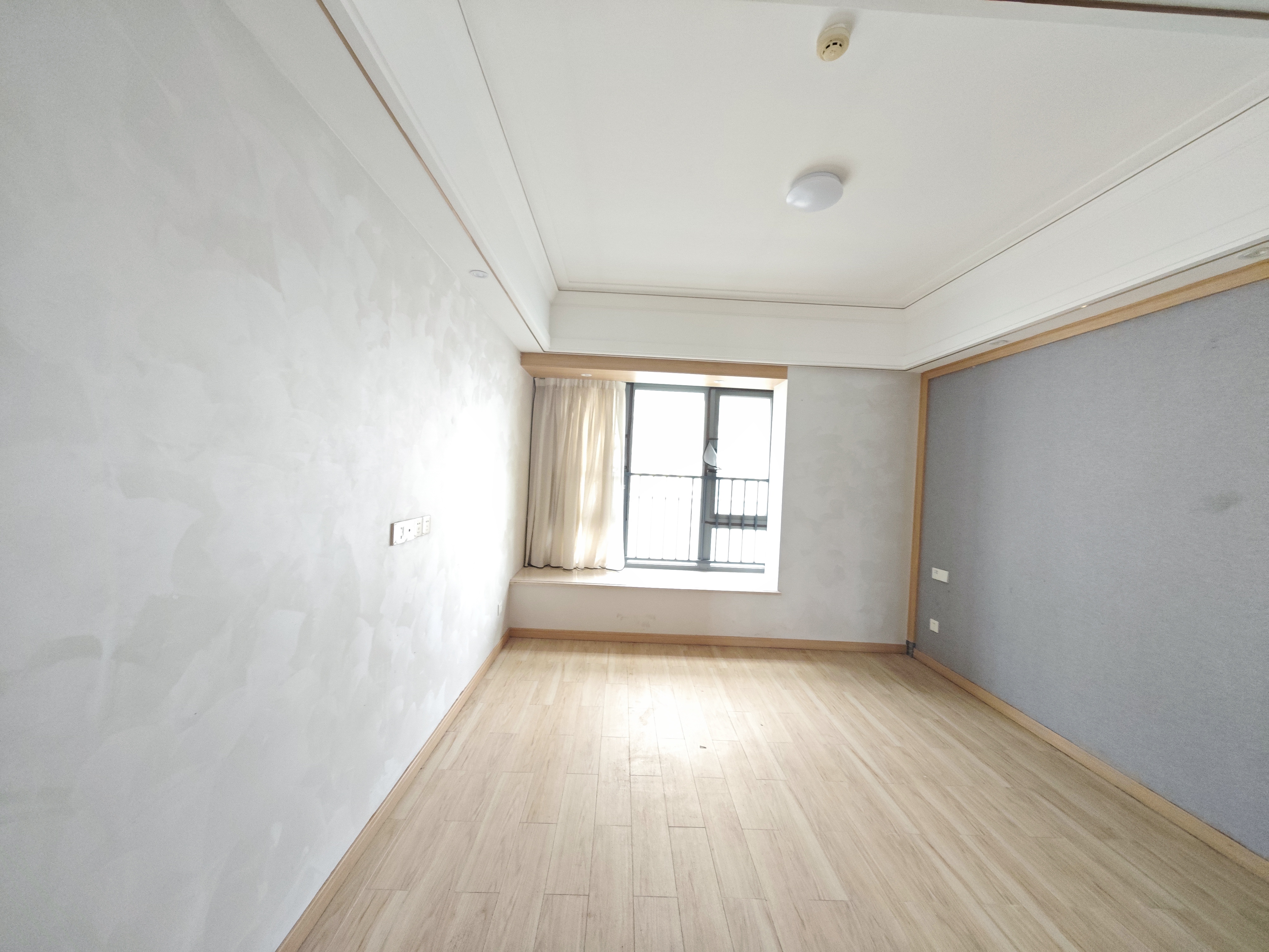 龙兴公馆  3室2厅2卫    7000.0元/月室内图