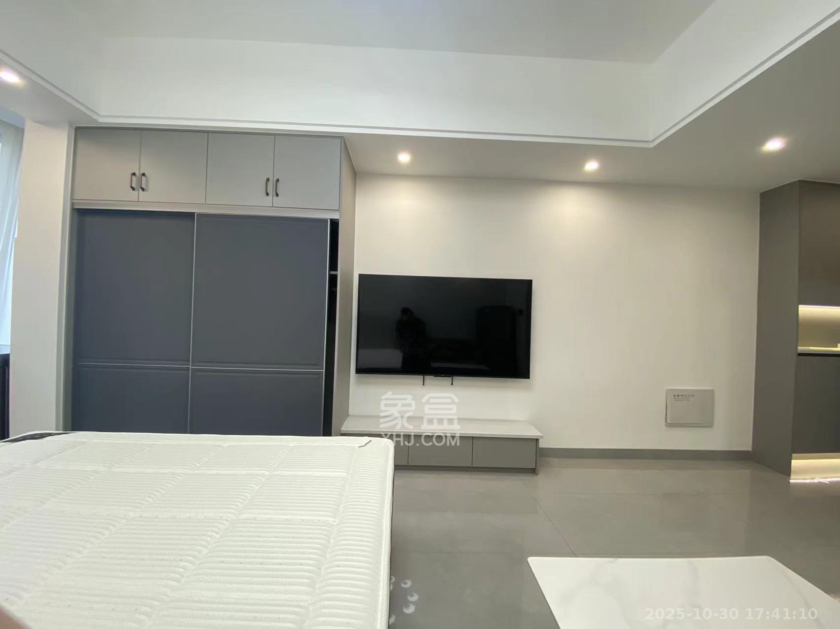 嘉雨兴园  1室0厅0卫    1600.0元/月 嘉雨兴园  1室0厅0卫    1600.0元/月室内图