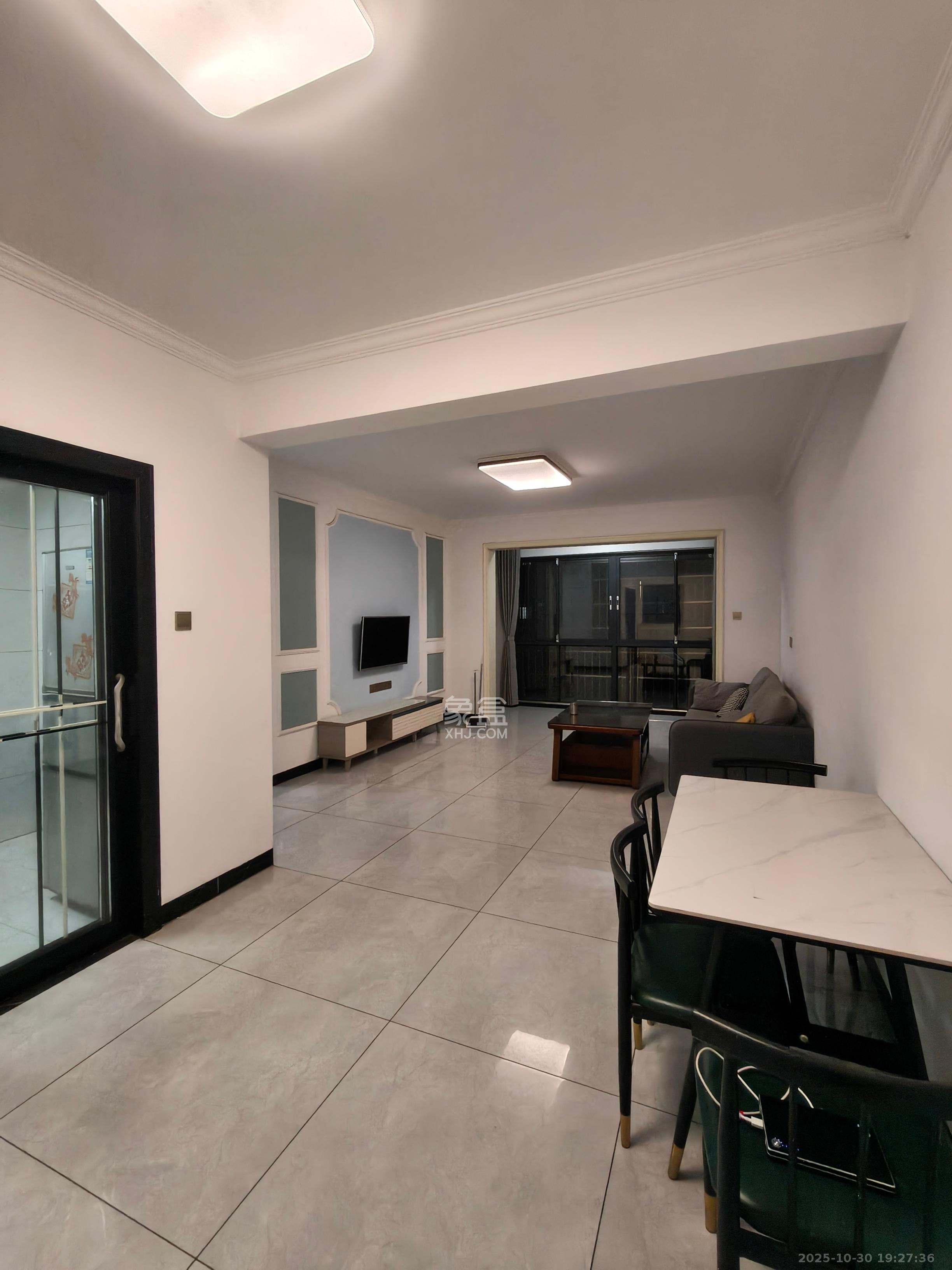 星城新宇川河苑  3室2厅2卫    2400.0元/月室内图