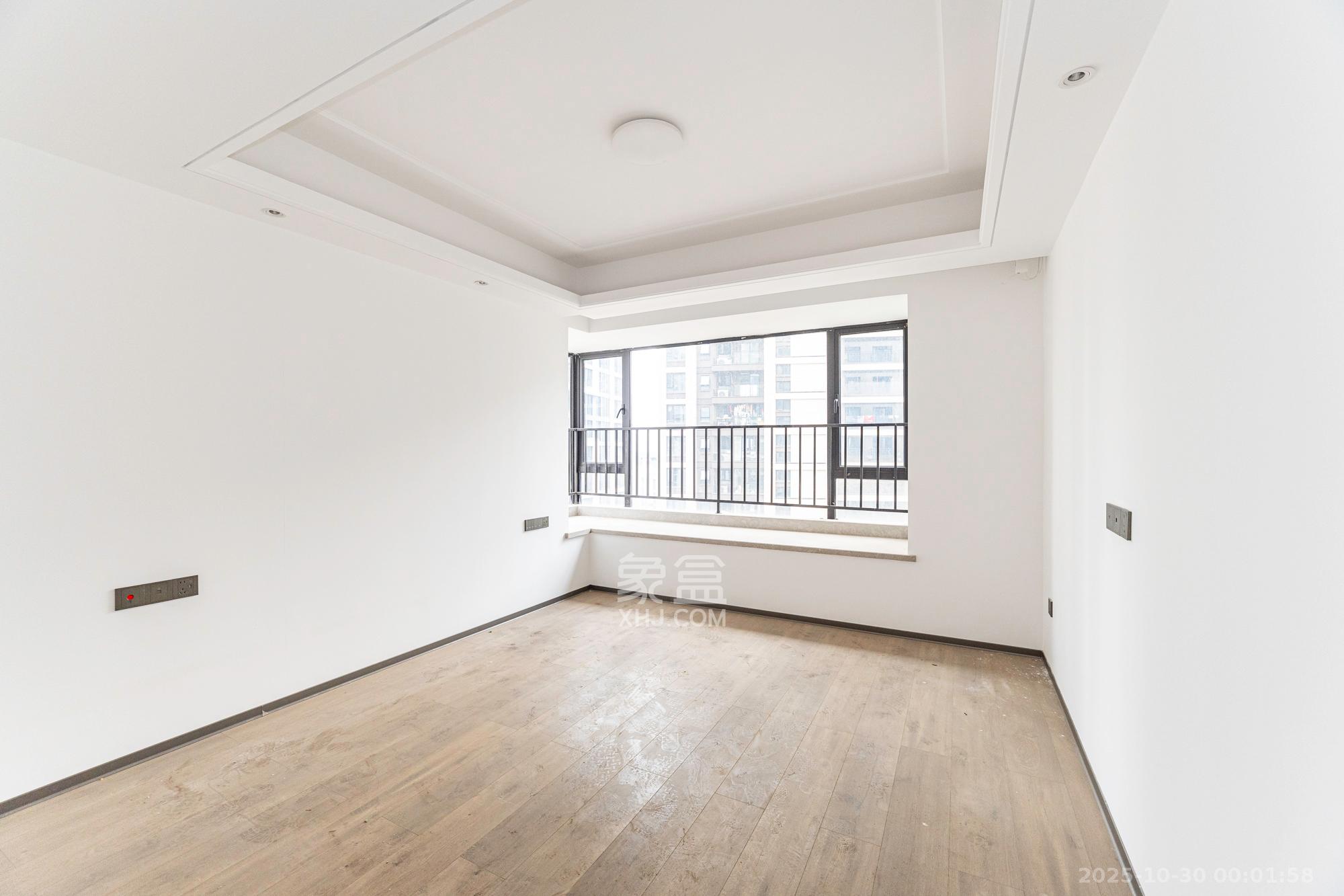 荣盛锦绣学府 4室2厅2卫 103.8万 荣盛锦绣学府 4室2厅2卫 103.8万卧室