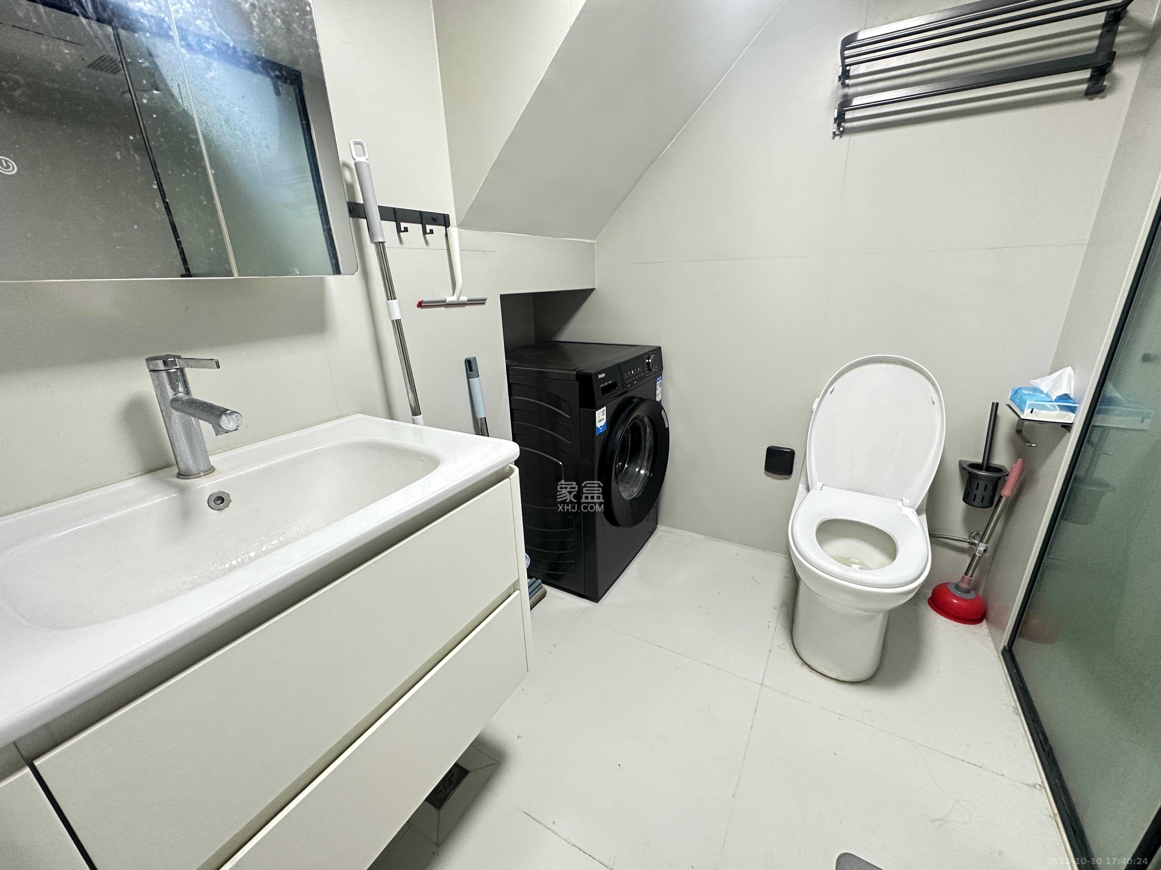 复地滨江金融中心 2室2厅1卫 2600.0元/月 复地滨江金融中心 2室2厅1卫 2600.0元/月室内图