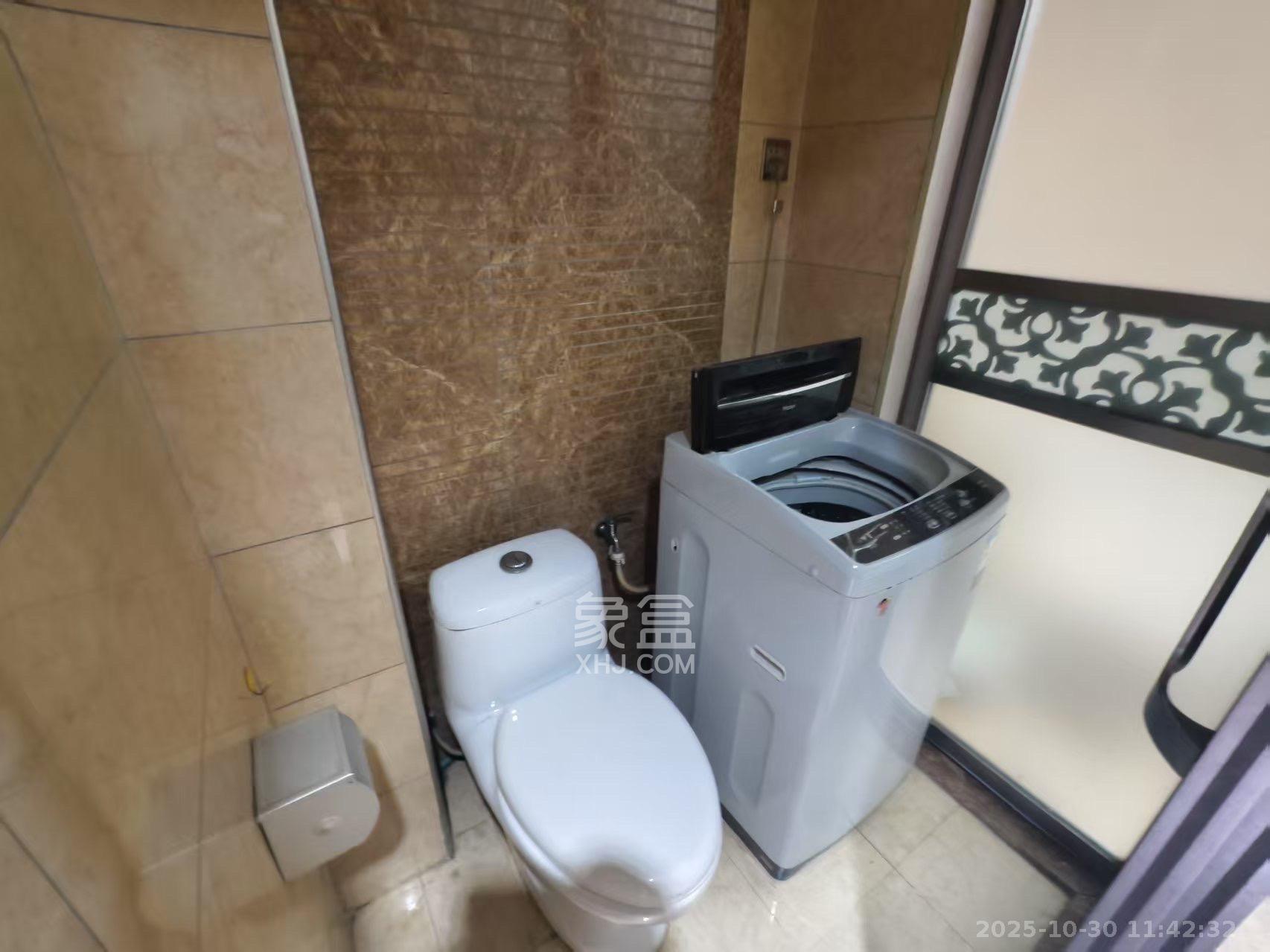 金色loft(鑫秋大厦) 2室1厅1卫 1900.0元/月 金色loft(鑫秋大厦) 2室1厅1卫 1900.0元/月室内图