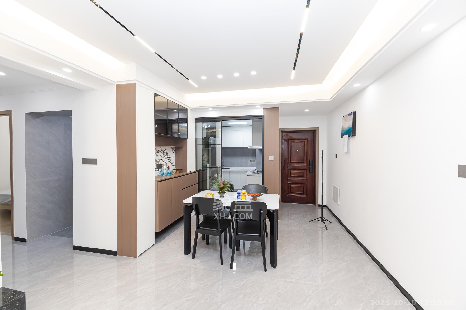 乾源国际  3室2厅2卫    89.8万 乾源国际  3室2厅2卫    89.8万客厅