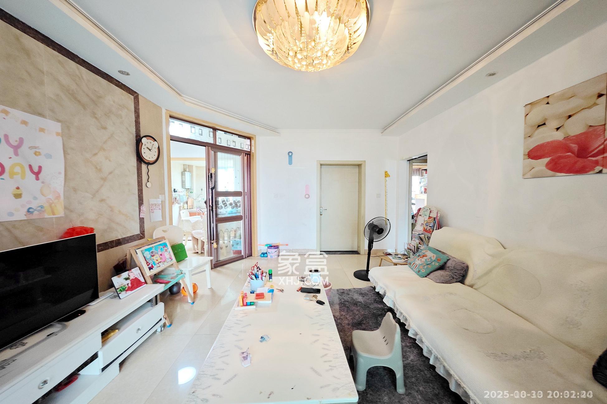 新城新世界一二三期  2室1厅1卫    2300.0元/月 新城新世界一二三期  2室1厅1卫    2300.0元/月