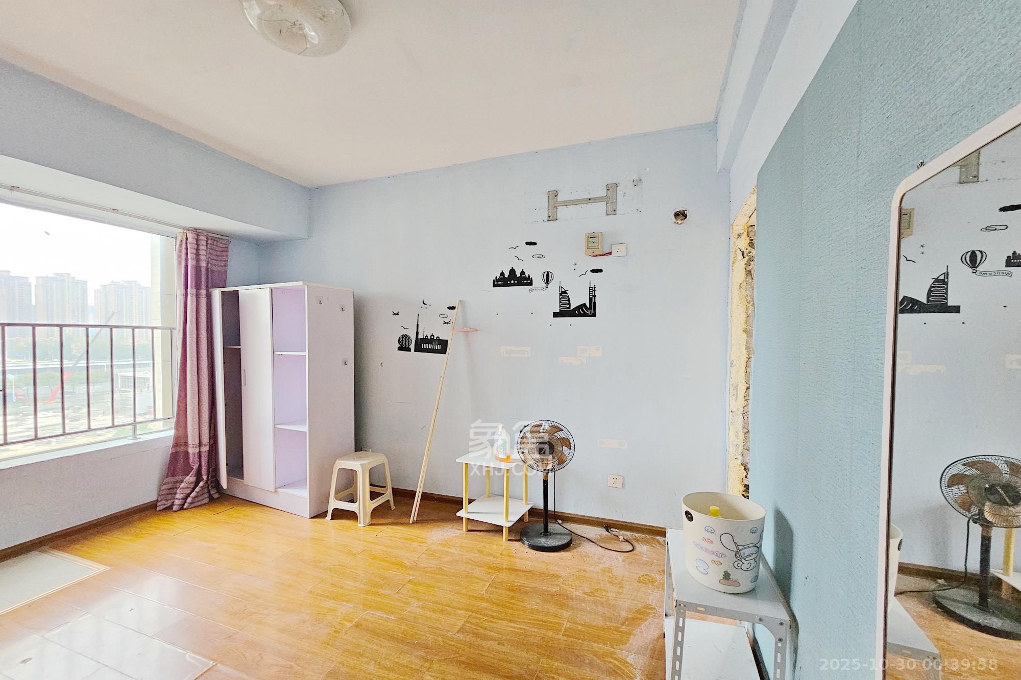 嘉宇盛世华章  4室2厅2卫    115.0万 嘉宇盛世华章  4室2厅2卫    115.0万卧室