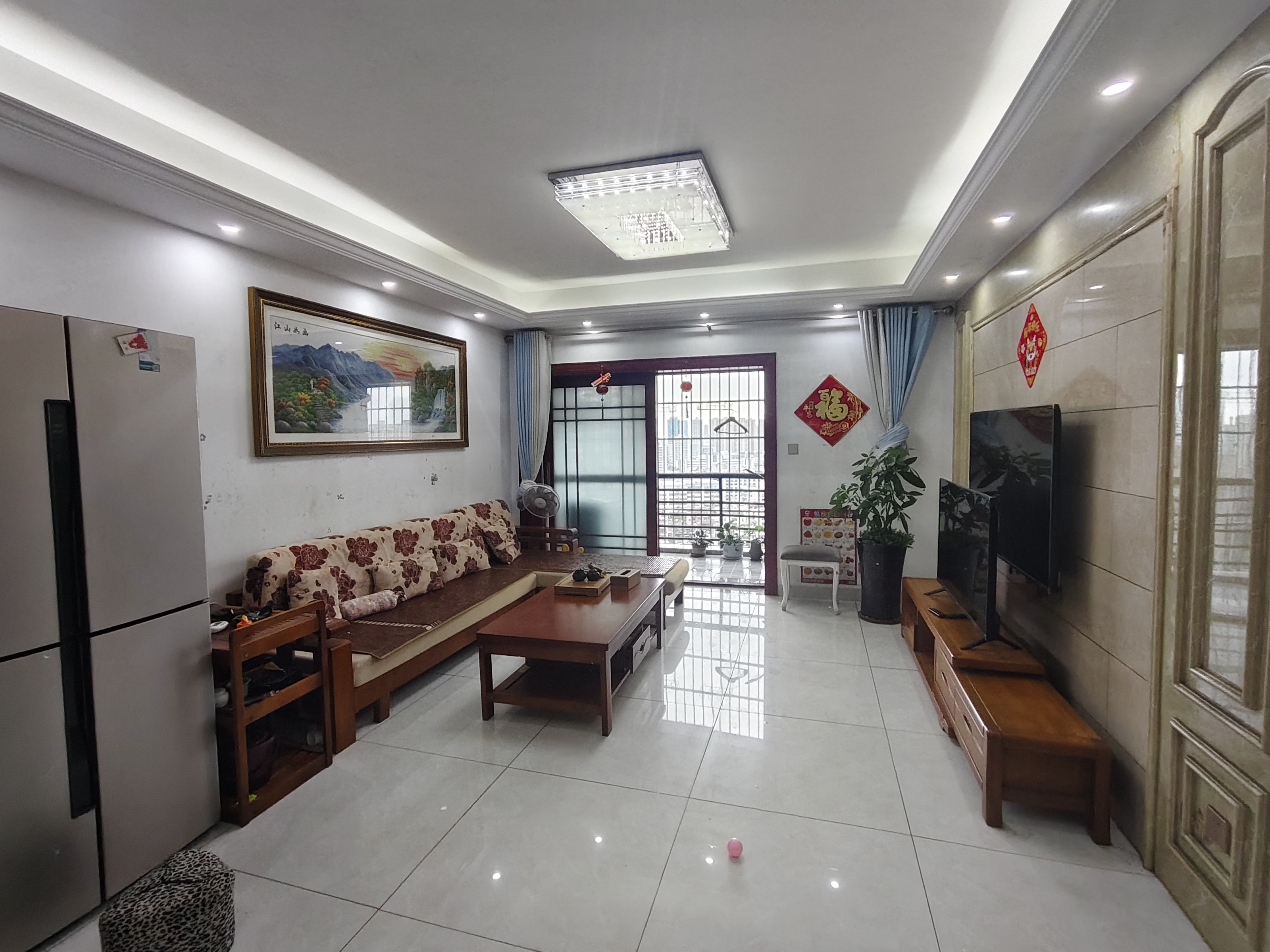 申鑫国际广场  3室2厅1卫    2800.0元/月