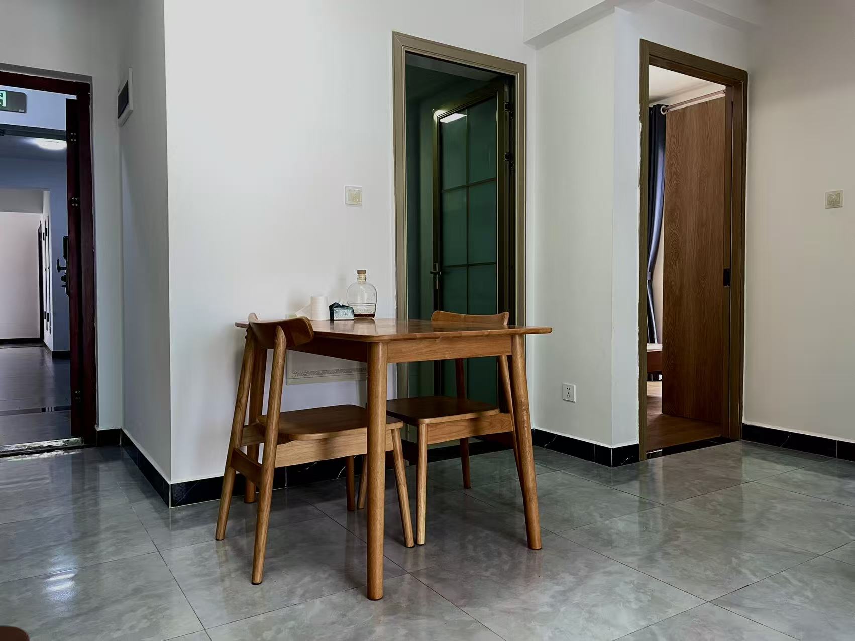 坡博家园四区  2室1厅1卫    2400.0元/月 坡博家园四区  2室1厅1卫    2400.0元/月室内图