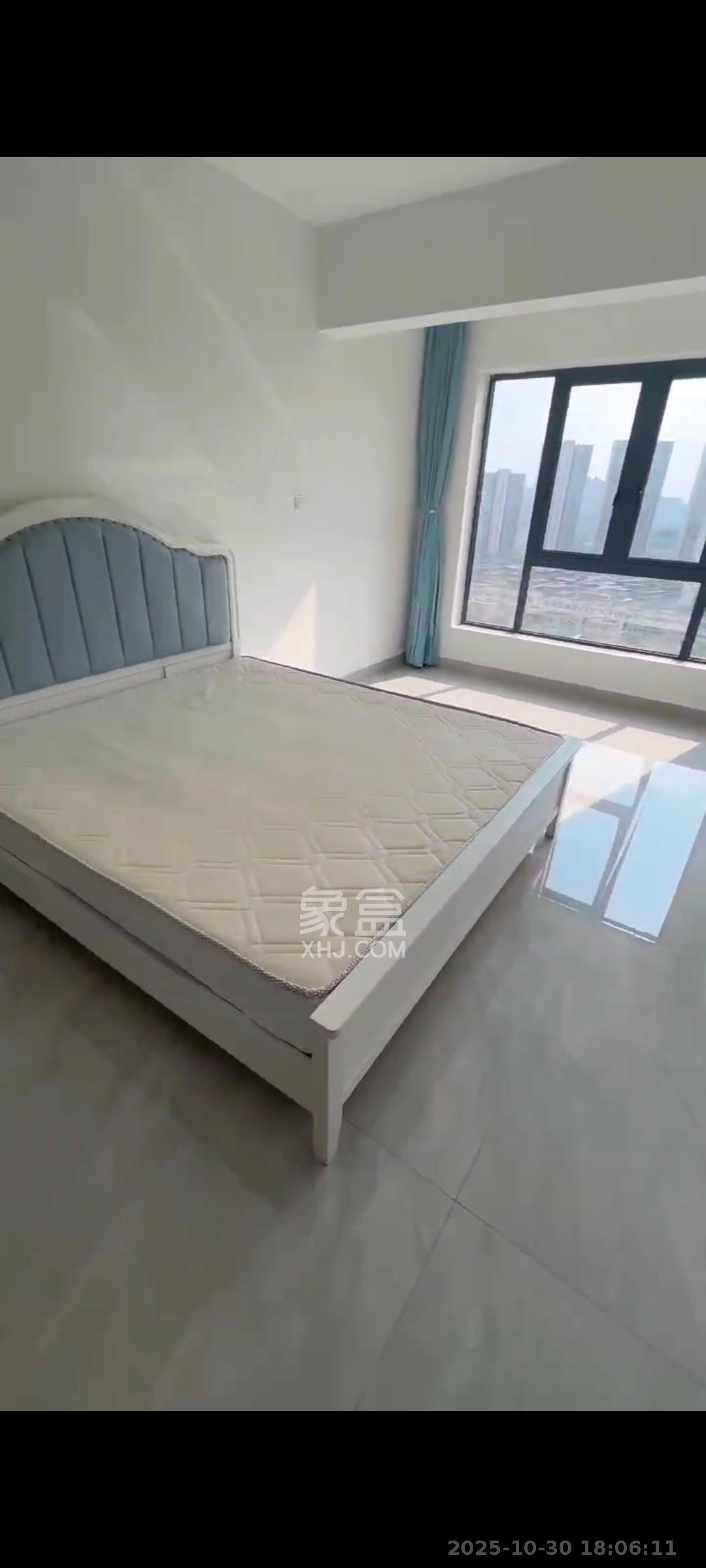 中粮鸿云  3室2厅2卫    1900.0元/月