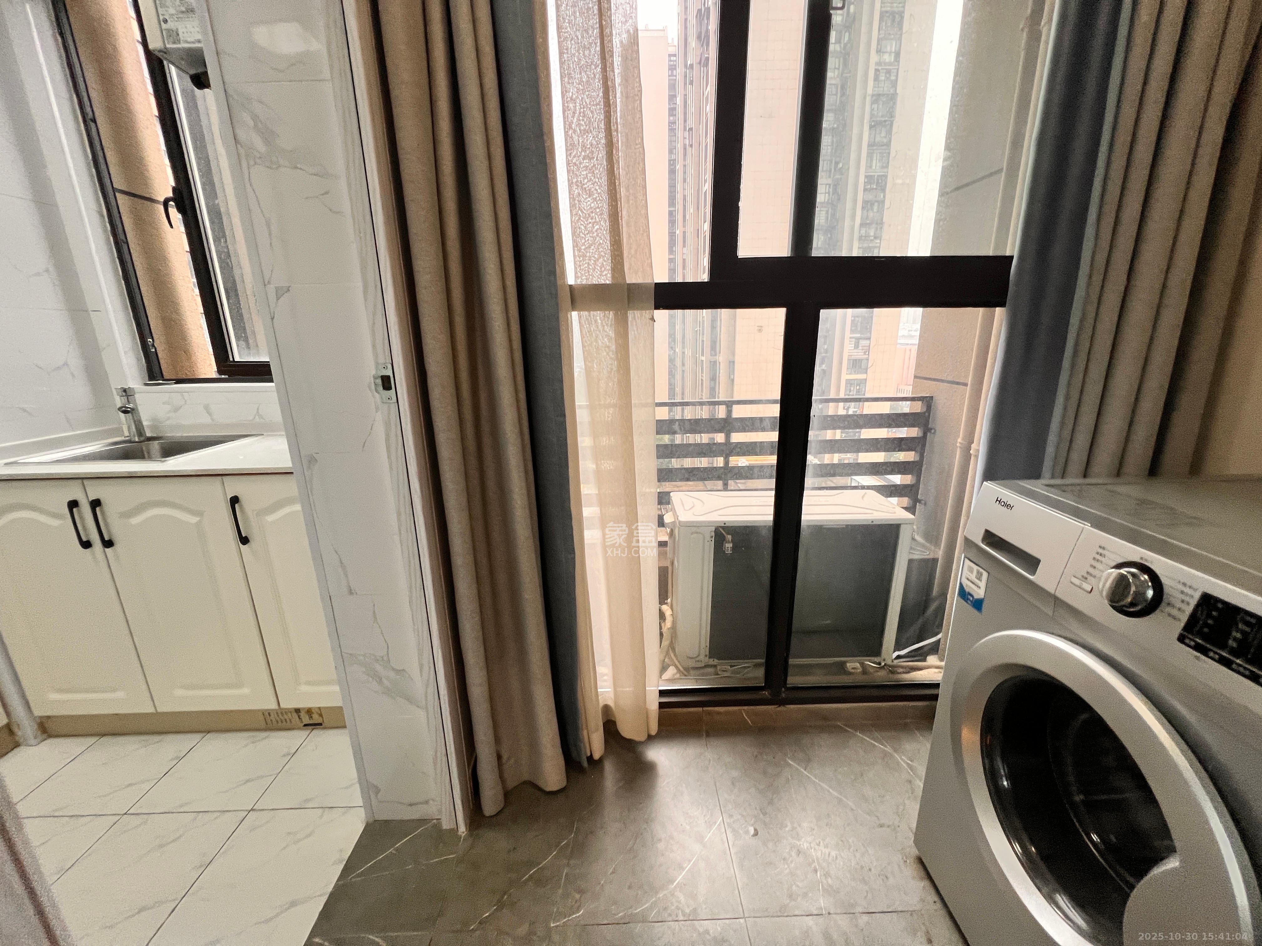 国泰九龙湾  1室0厅0卫    1700.0元/月室内图