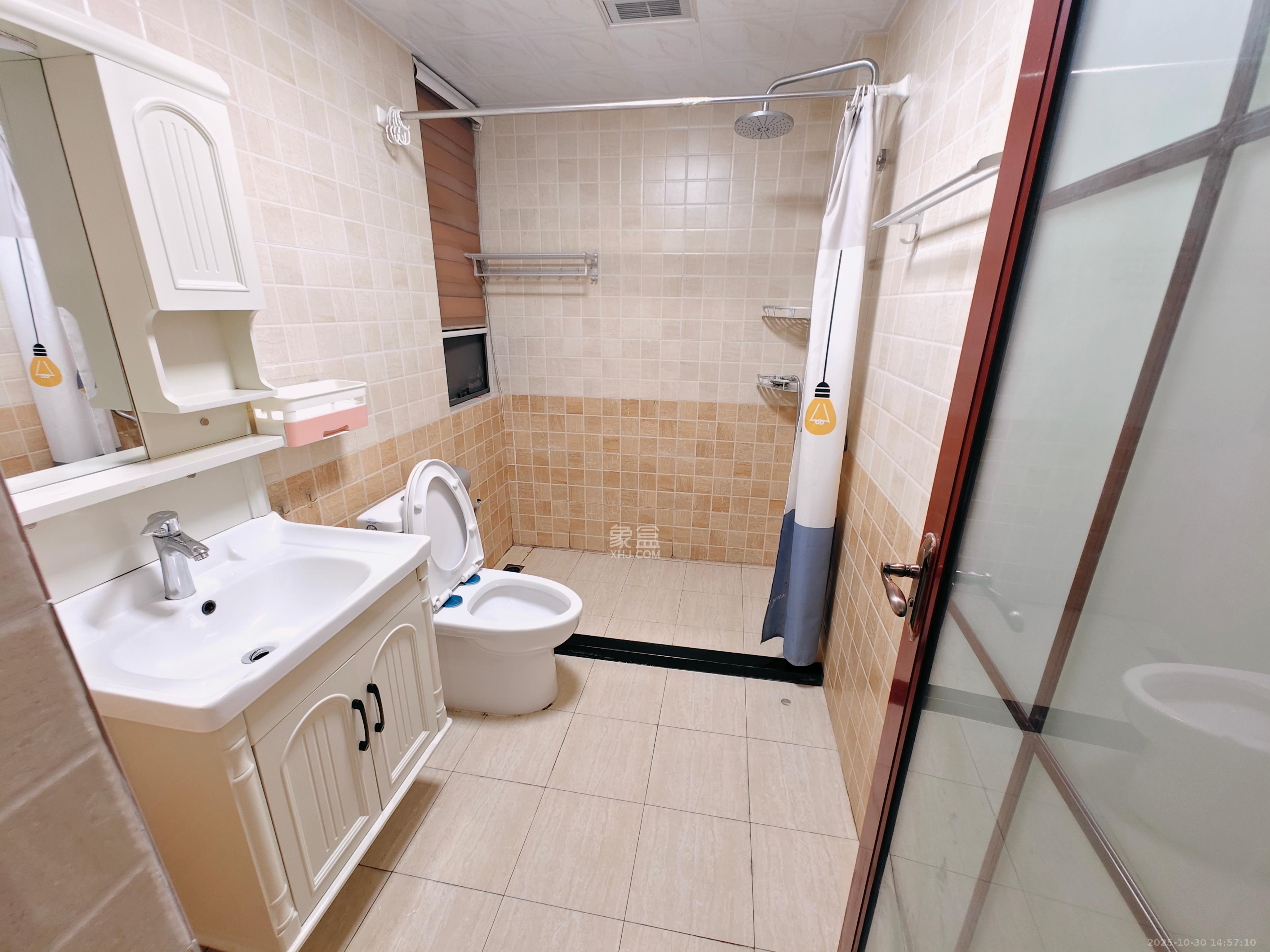 鑫远湘府华城  4室2厅2卫    2900.0元/月 鑫远湘府华城  4室2厅2卫    2900.0元/月室内图